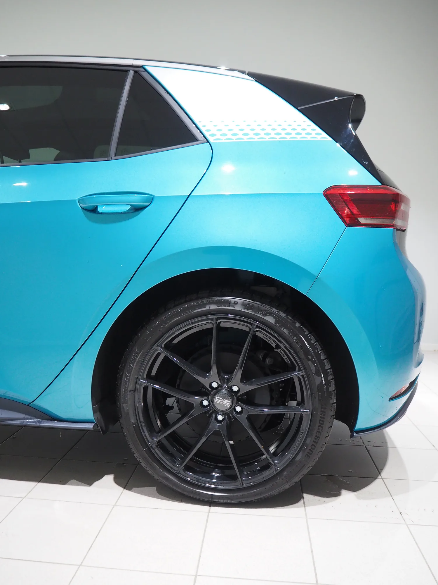 OZ Racing Leggera HLT on Volkswagen ID.3 Mk1.1, photo 9