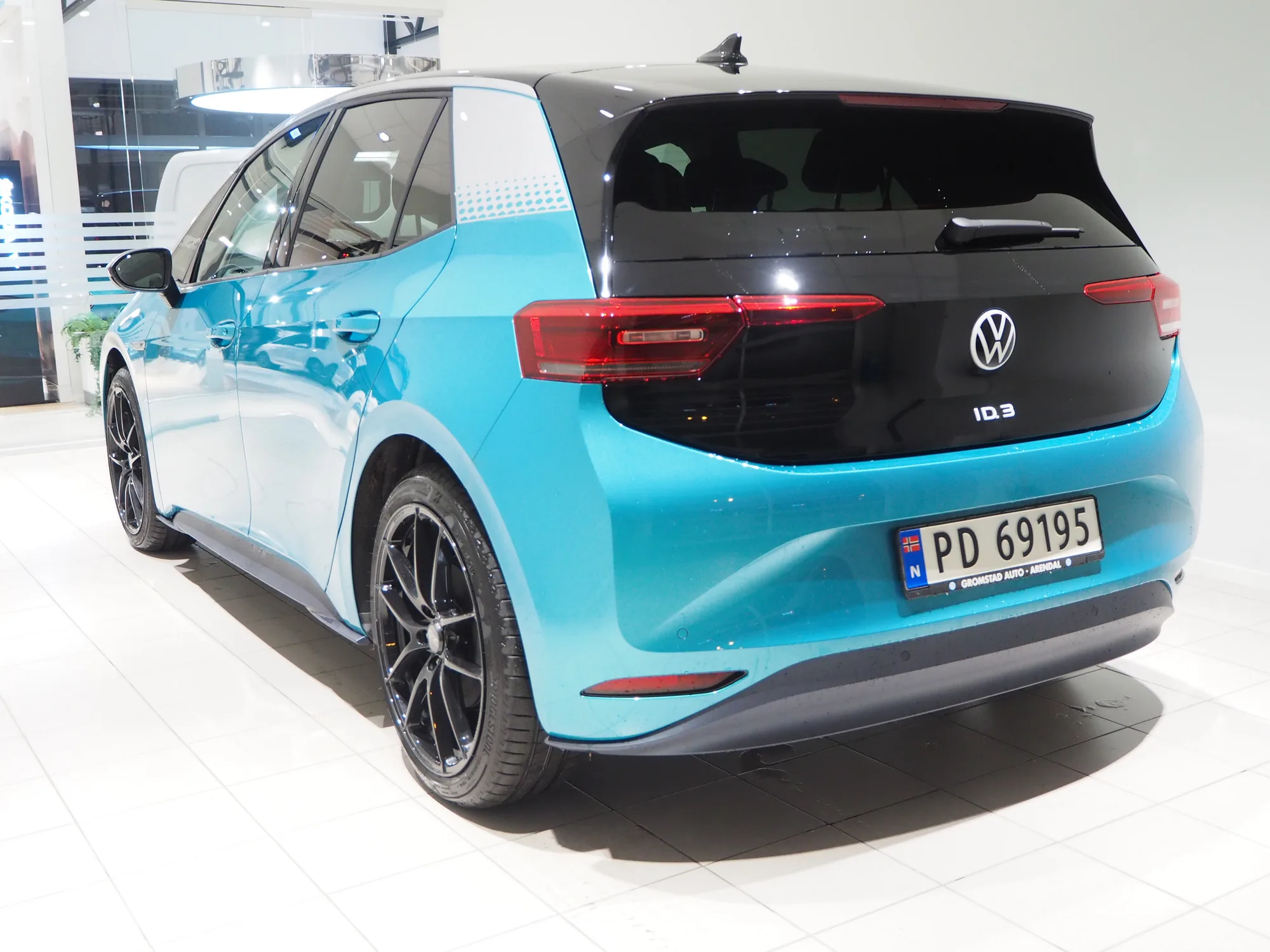 OZ Racing Leggera HLT on Volkswagen ID.3 Mk1.1, photo 4
