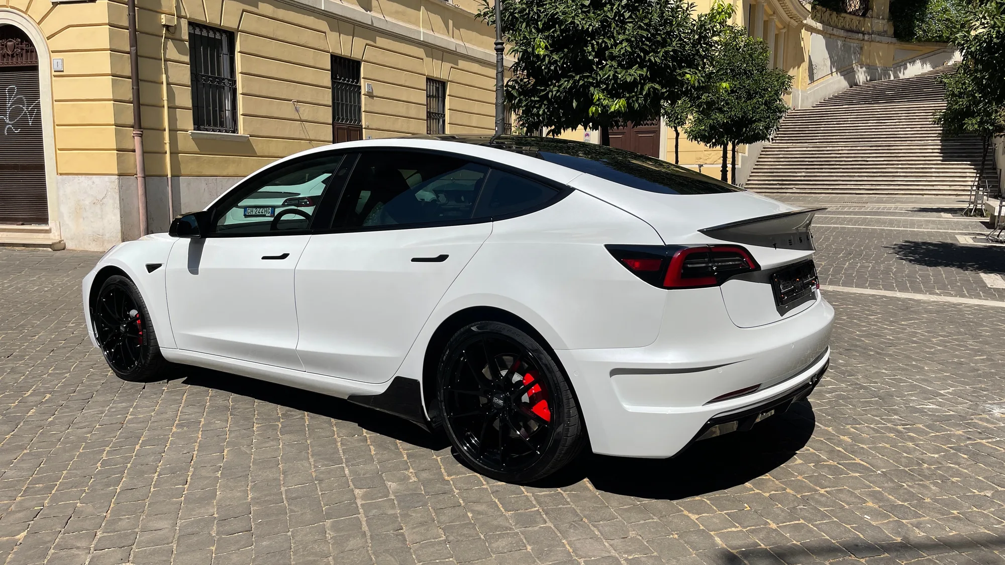 OZ Racing Leggera HLT on Tesla Model 3 Original (2017-2023)