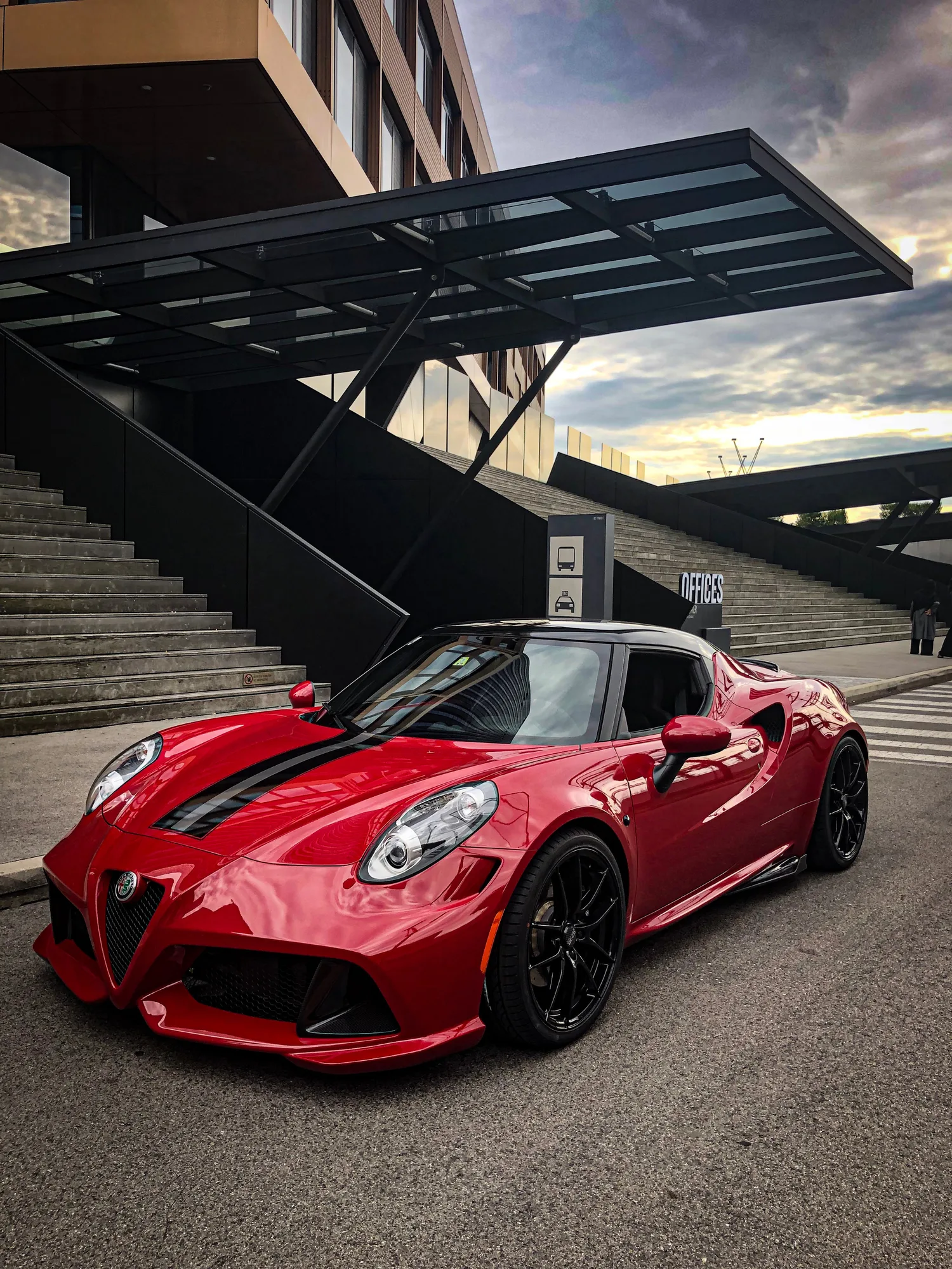 OZ Racing Leggera HLT on Alfa Romeo 4C