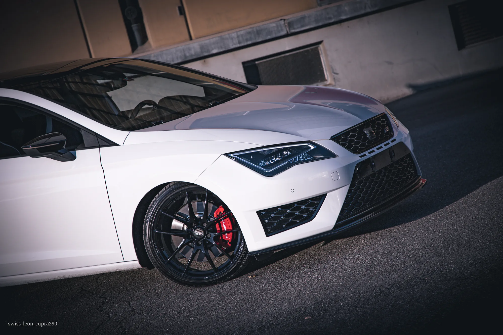 OZ Racing Leggera HLT on Seat Leon Cupra 3rd gen (5F)