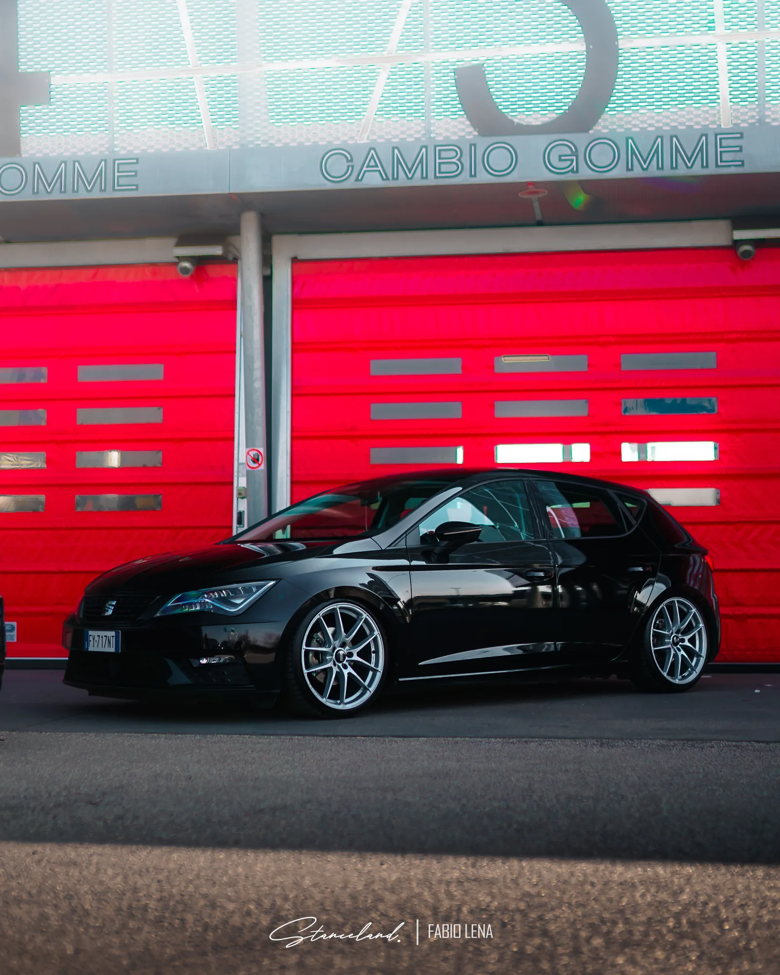 OZ Racing Leggera HLT on Seat Leon 3rd gen (5F)
