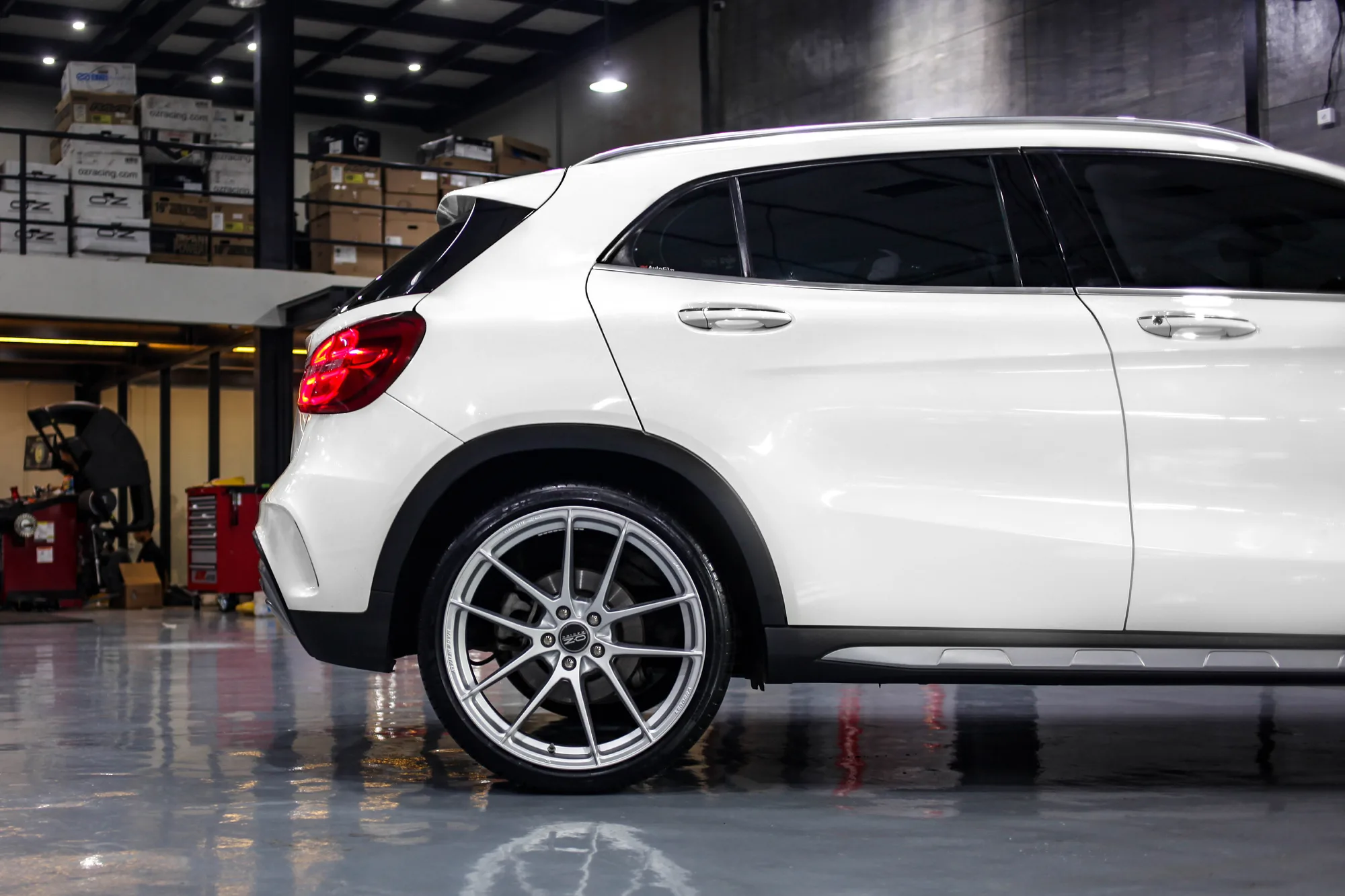 OZ Racing Leggera HLT on Mercedes-Benz GLA X156.1, photo 3