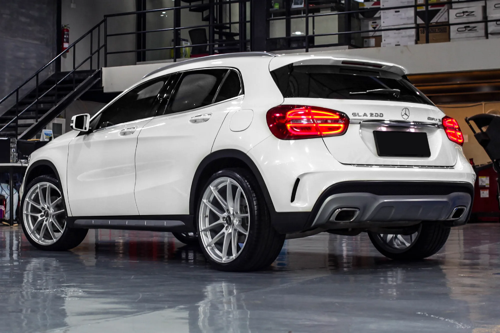 OZ Racing Leggera HLT on Mercedes-Benz GLA X156.1, photo 2