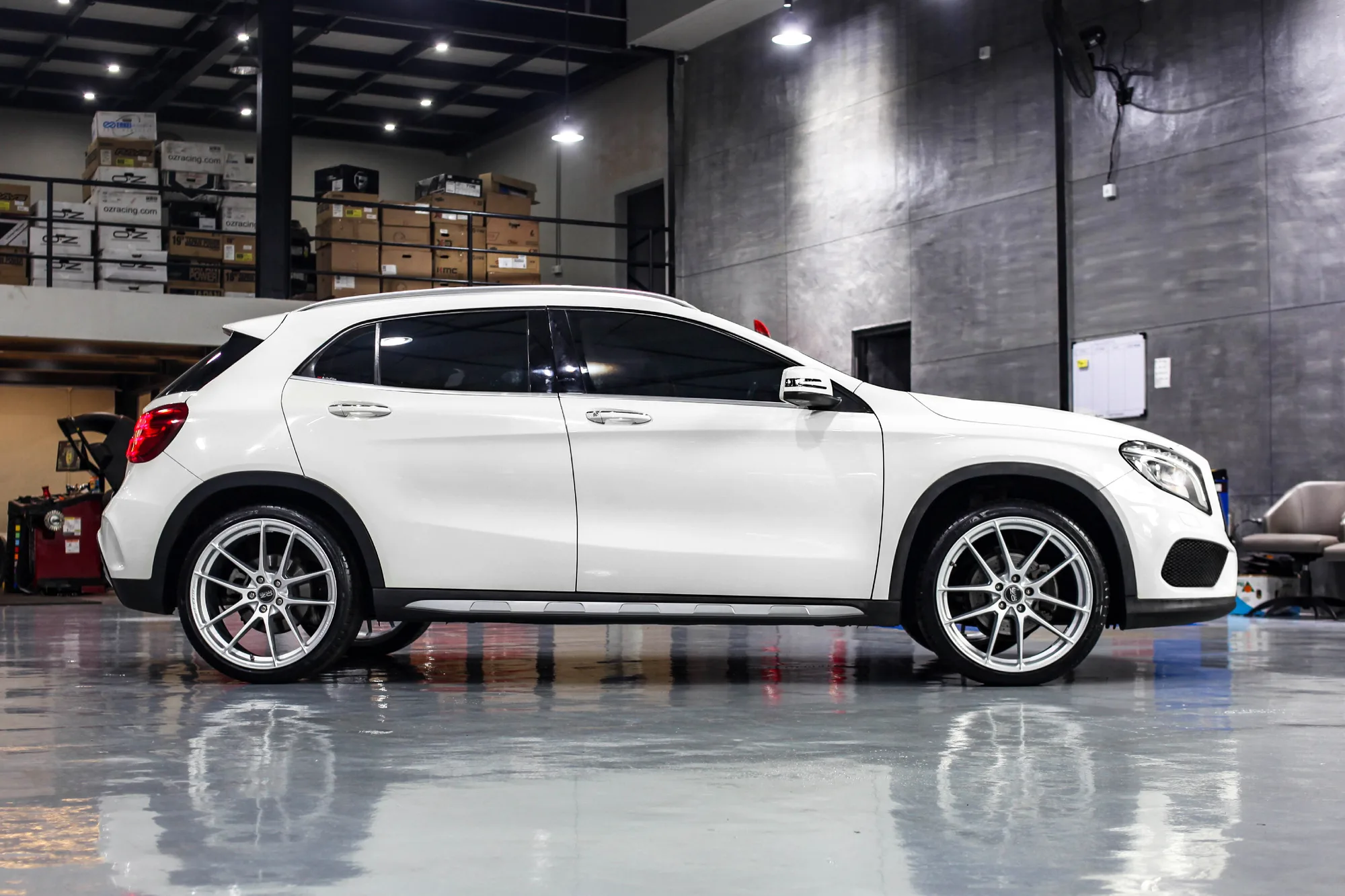 OZ Racing Leggera HLT on Mercedes-Benz GLA X156.1, photo 5