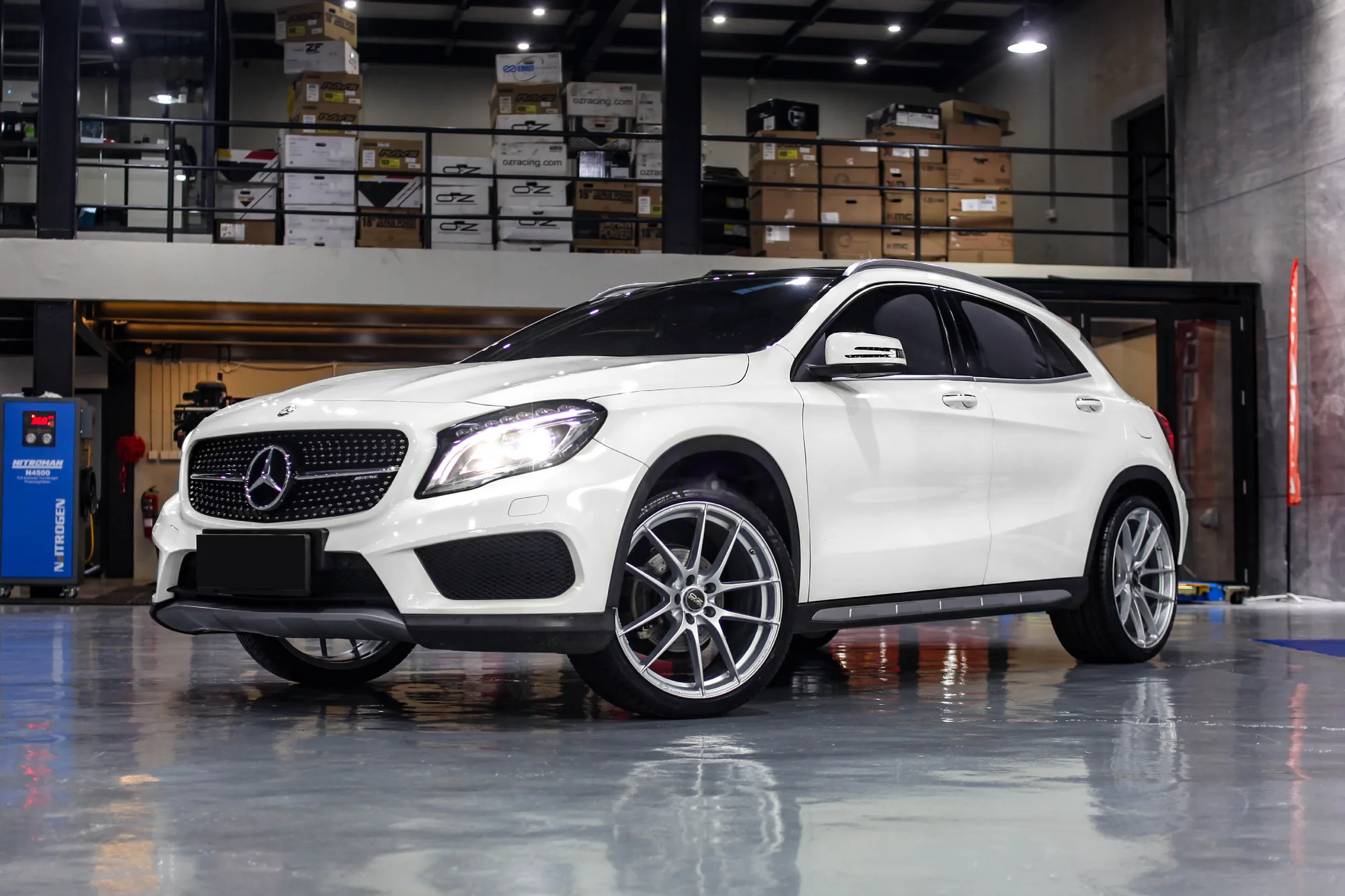 OZ Racing Leggera HLT on Mercedes-Benz GLA X156.1, photo 10