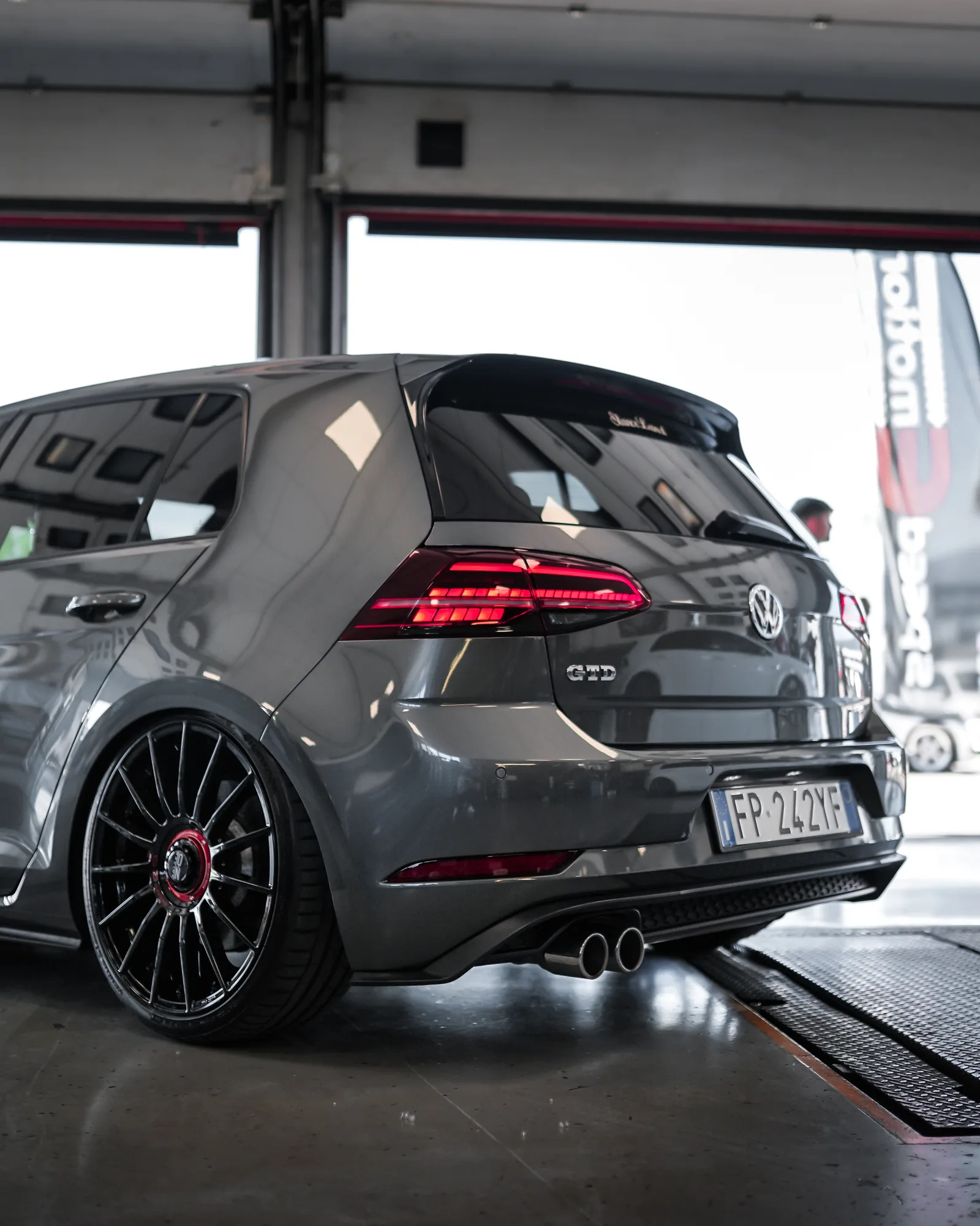 OZ Racing Leggera HLT on Volkswagen Golf Mk7 (Typ 5G).2, photo 6