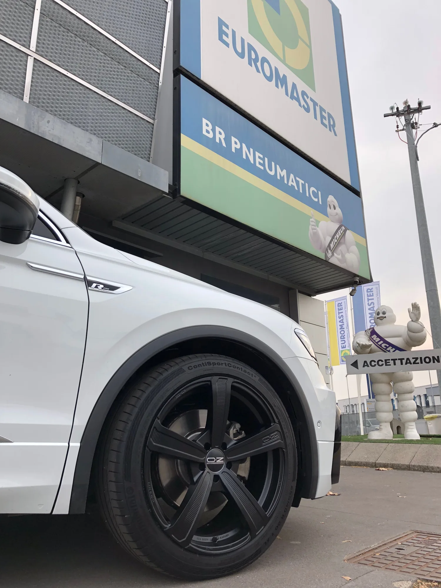 OZ Racing Montecarlo HLT on Volkswagen Tiguan 2nd gen (Typ AD1).1