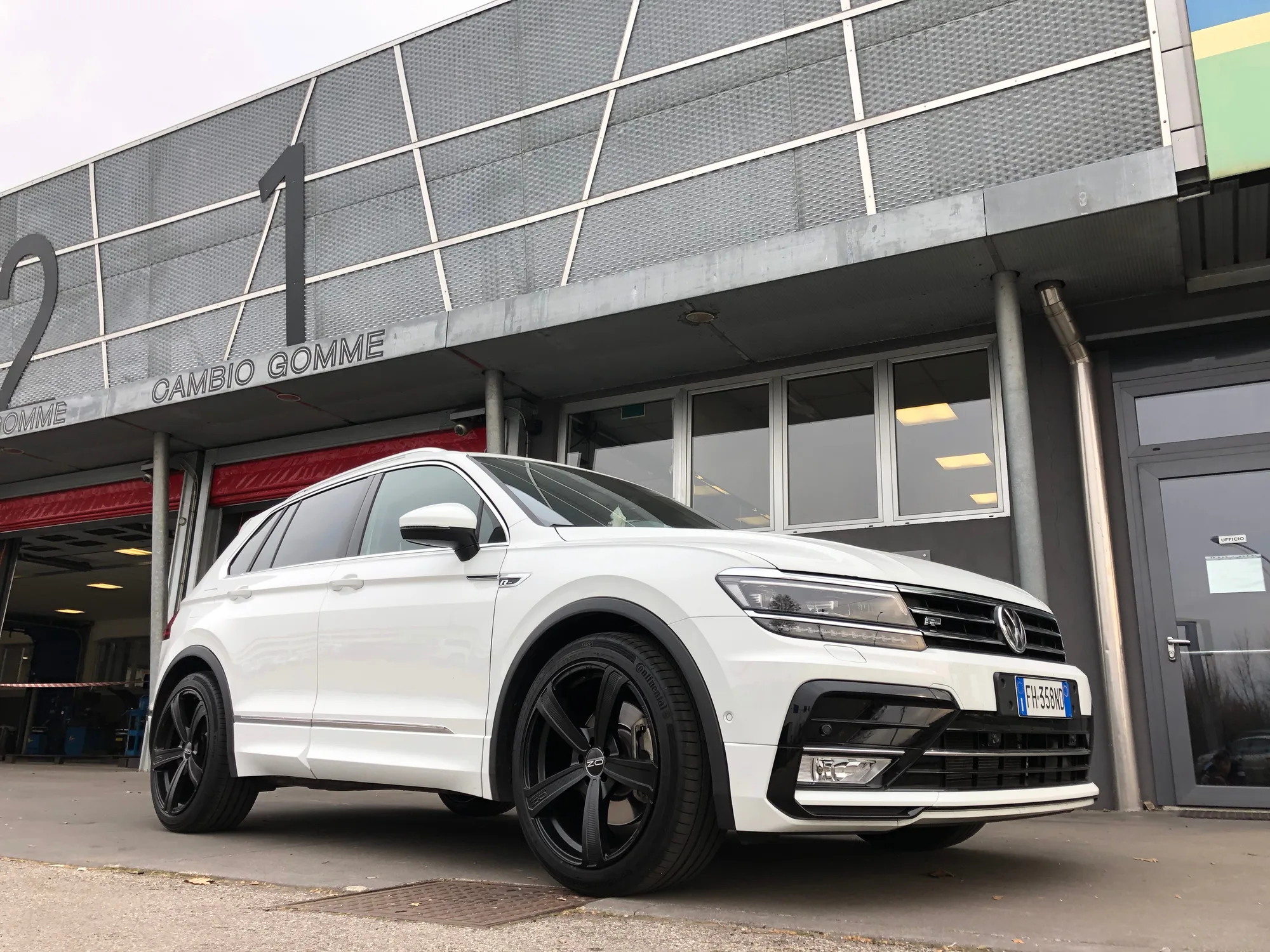 OZ Racing Montecarlo HLT on Volkswagen Tiguan 2nd gen (Typ AD1).1, photo 2