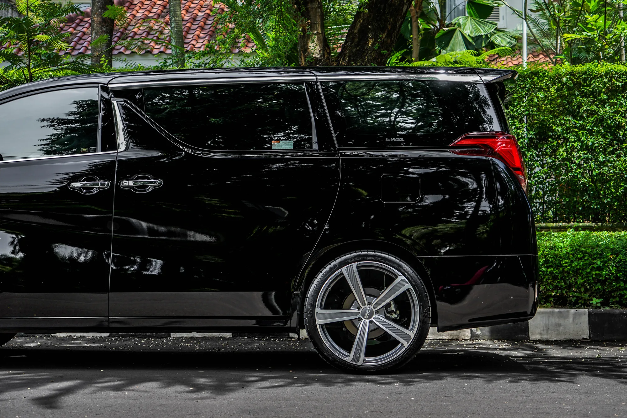 OZ Racing Montecarlo HLT on Toyota Alphard AH30.1, photo 6
