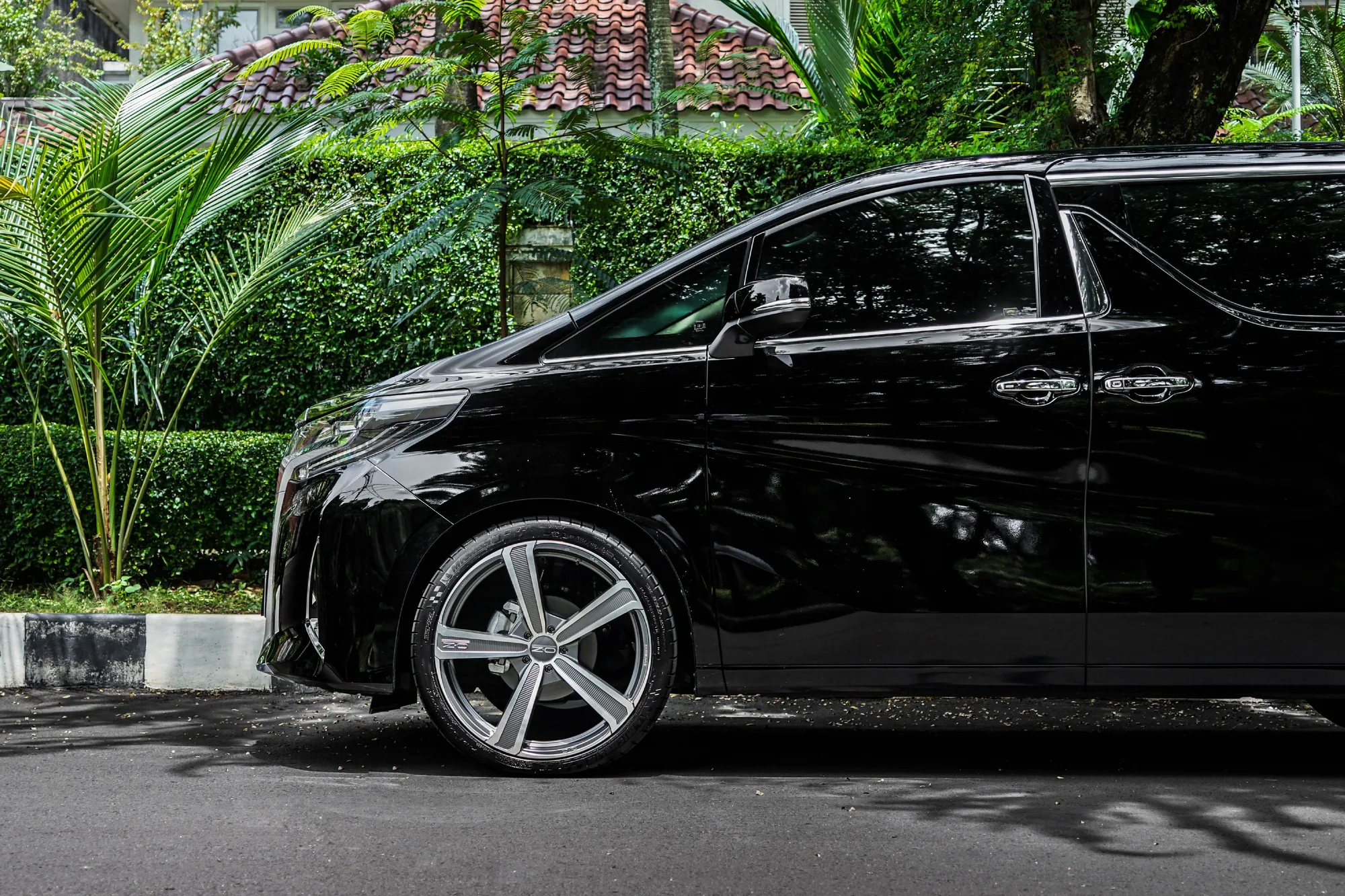 OZ Racing Montecarlo HLT on Toyota Alphard AH30.1, photo 12