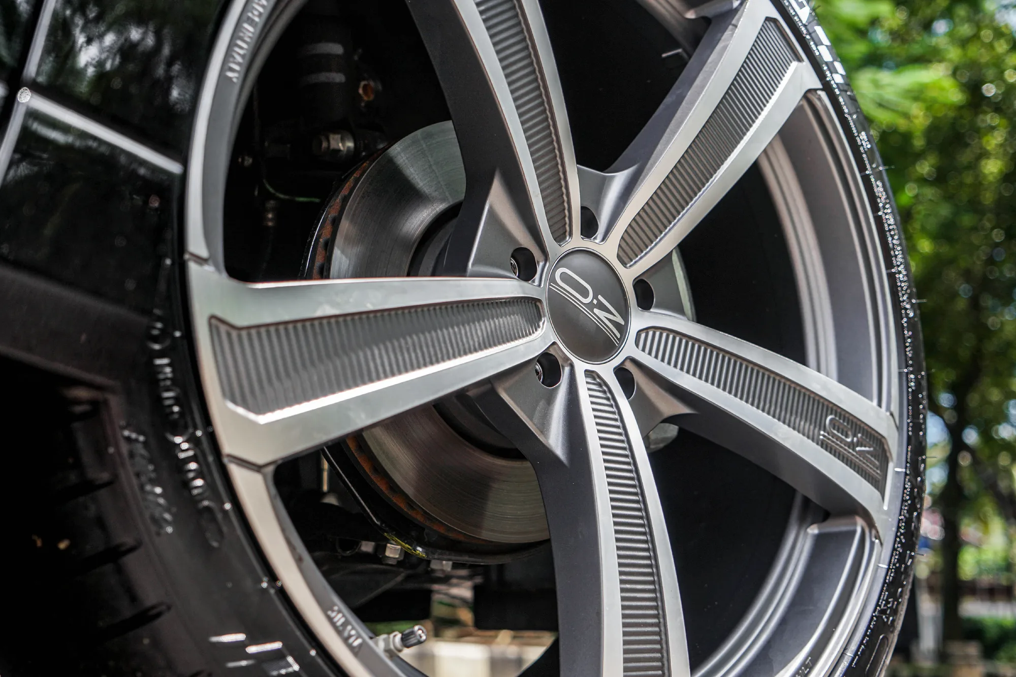 OZ Racing Montecarlo HLT on Toyota Alphard AH30.1, photo 4