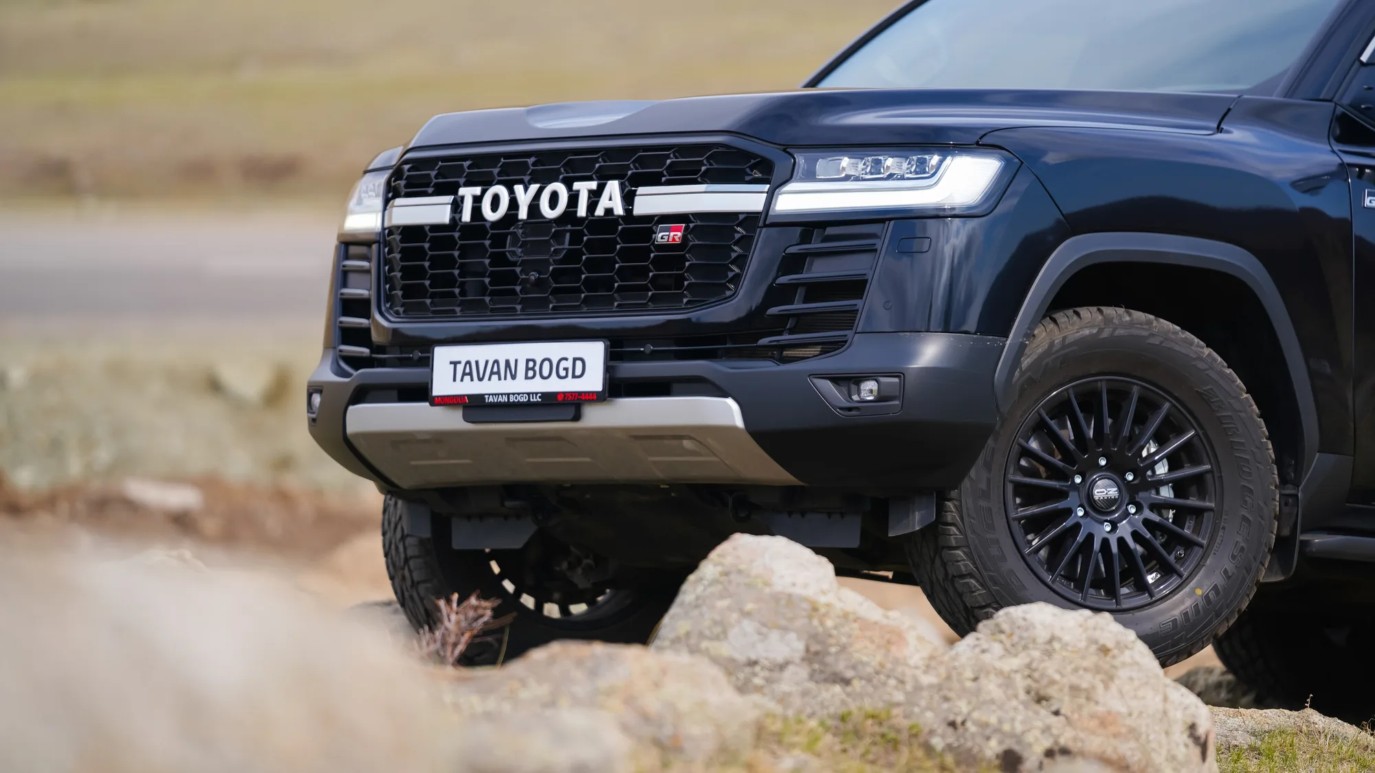 OZ Racing Rally Desert on Toyota Land Cruiser J300