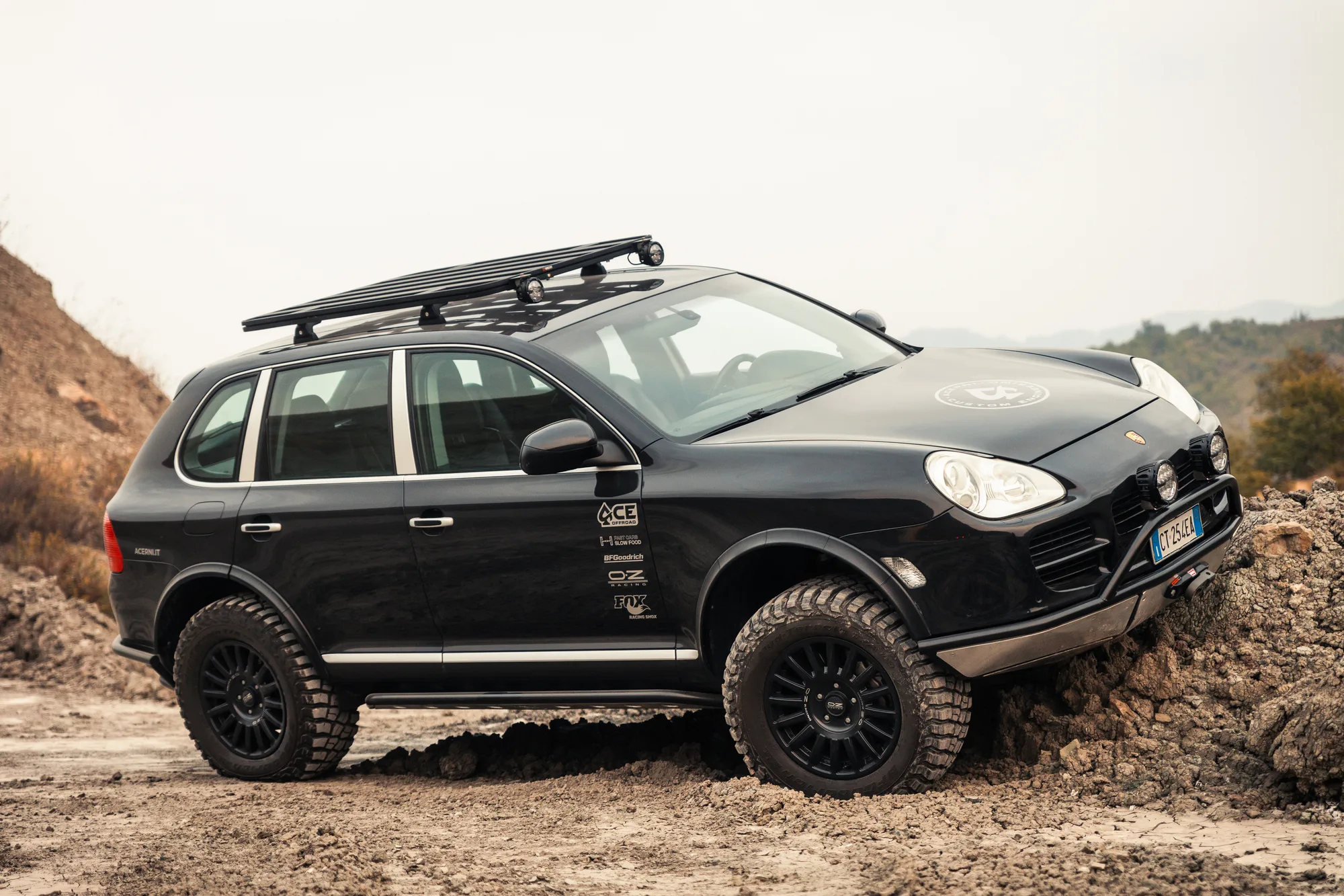 OZ Racing Rally Raid on Porsche Cayenne 955/9PA.1