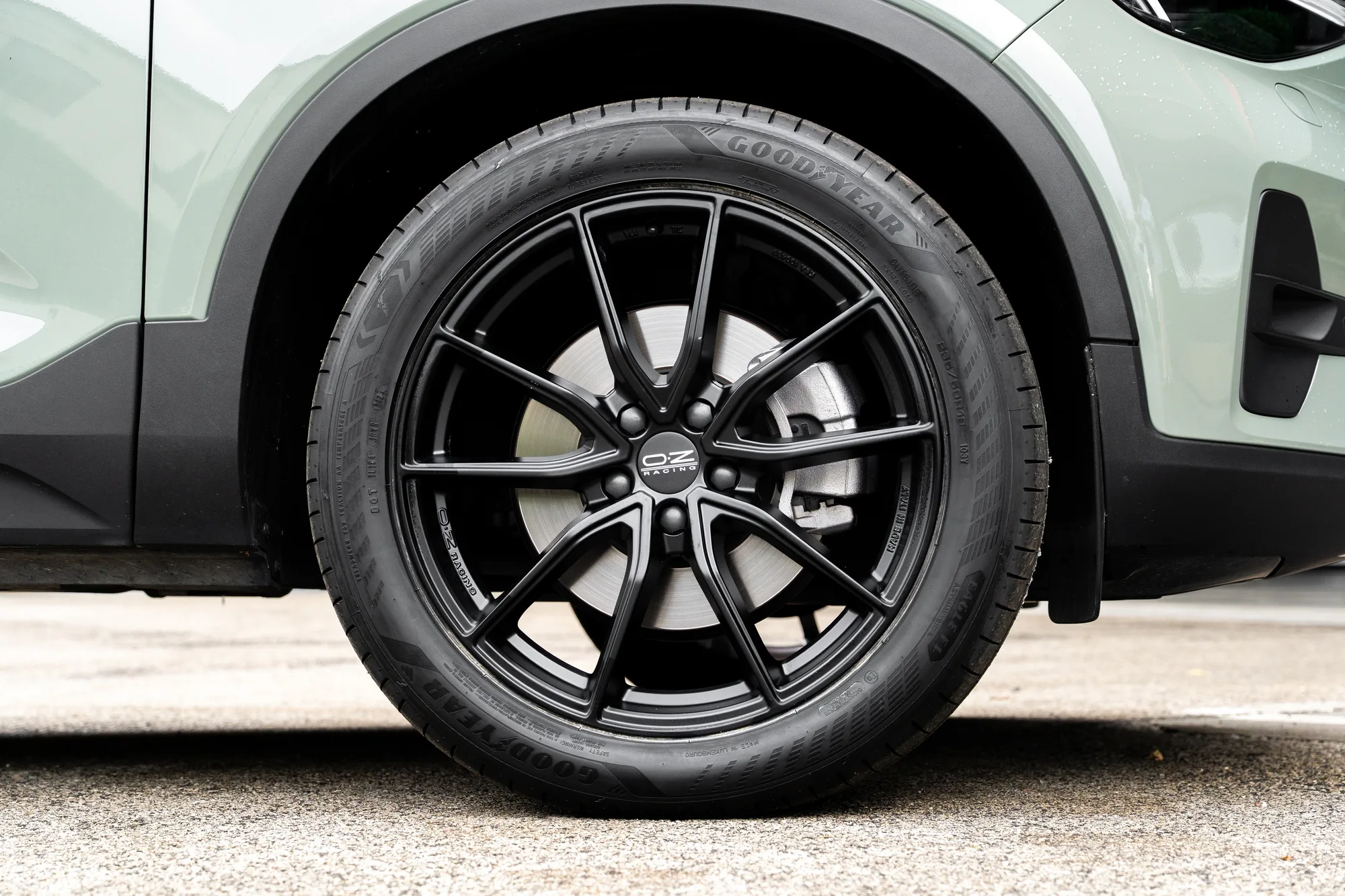 OZ Racing Super Sport on Volvo XC40 (2017-), photo 12