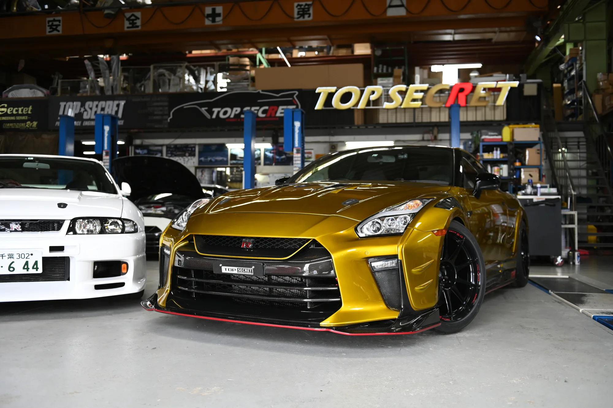 OZ Racing Superforgiata on Nissan GT-R R35.1