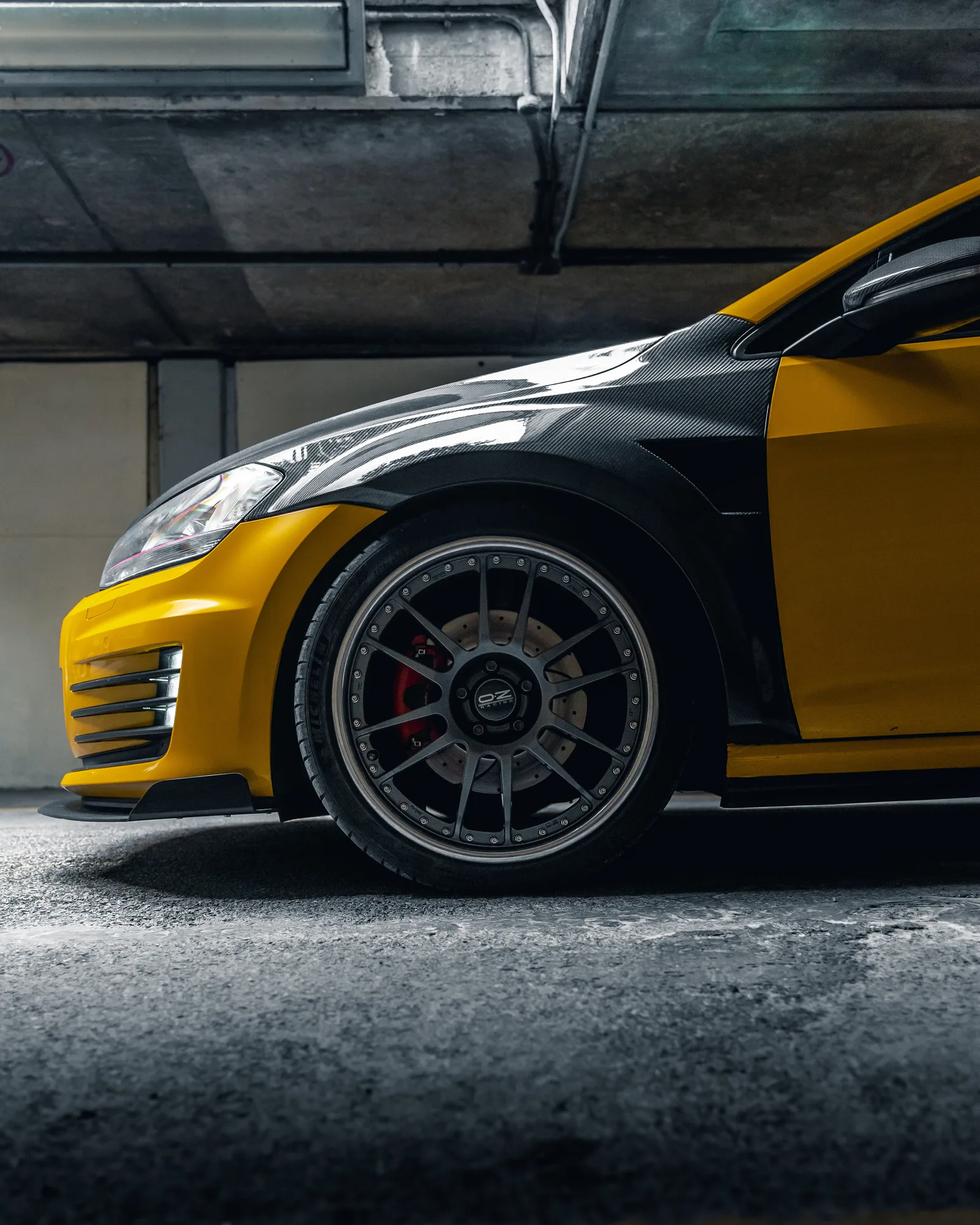 OZ Racing Superleggera III on Volkswagen Golf Mk6 (Typ 5K), photo 7
