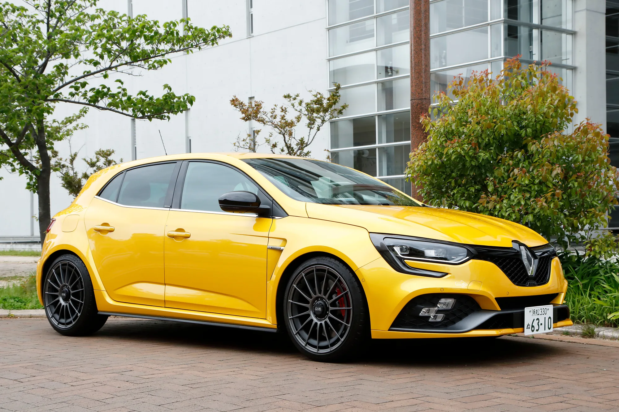 OZ Racing Superturismo AERO on Renault Megane IV, photo 11