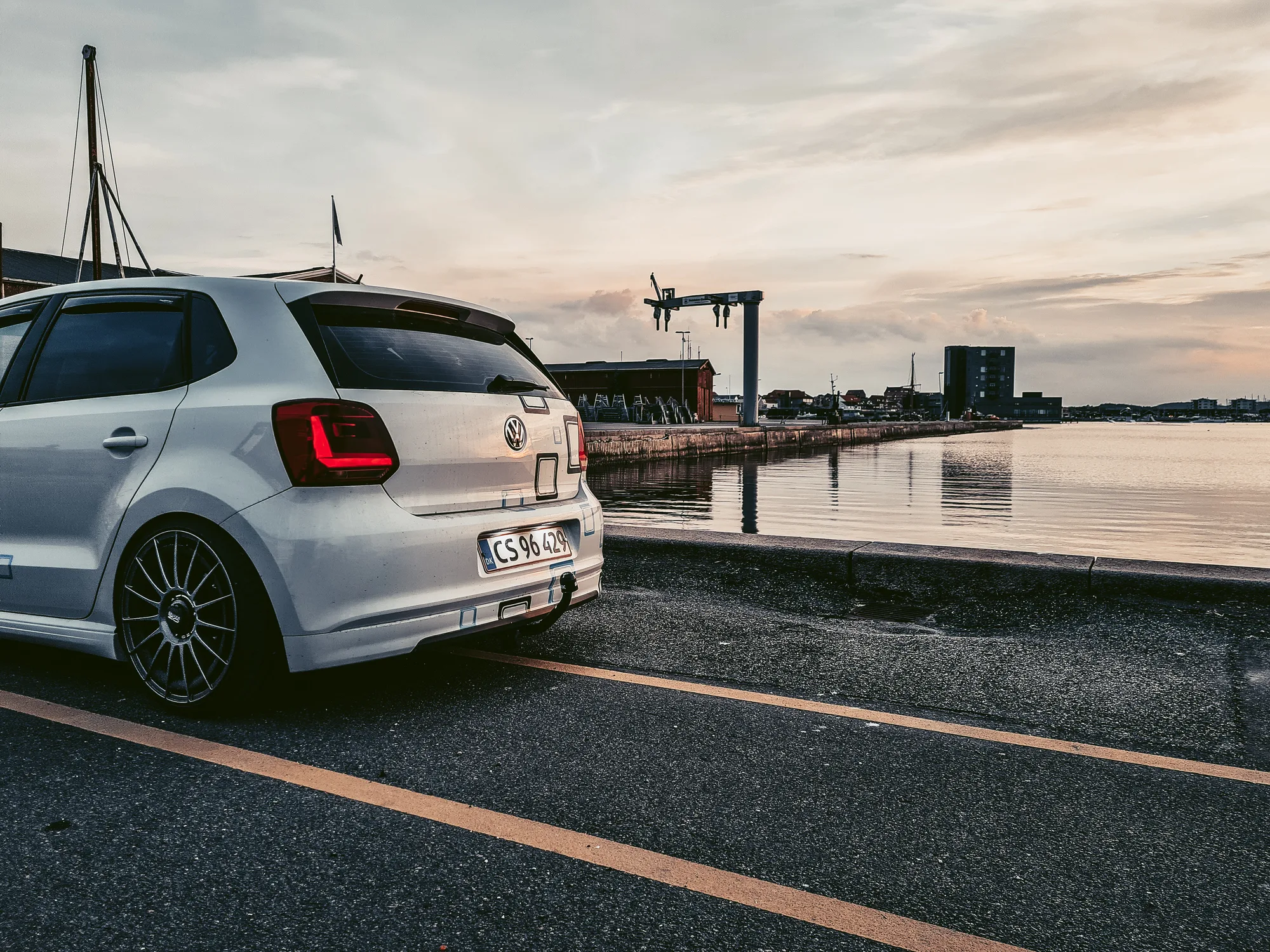 OZ Racing Superturismo AERO on Volkswagen Polo Mk5 (6R), photo 2