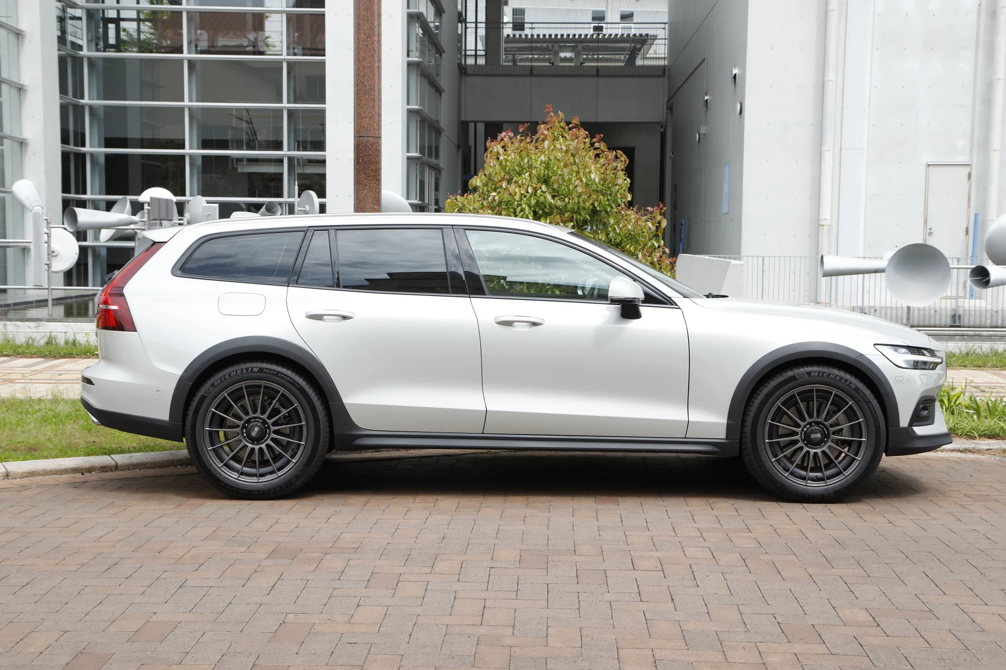 OZ Racing Superturismo AERO on Volvo V60 II (2018-), photo 3
