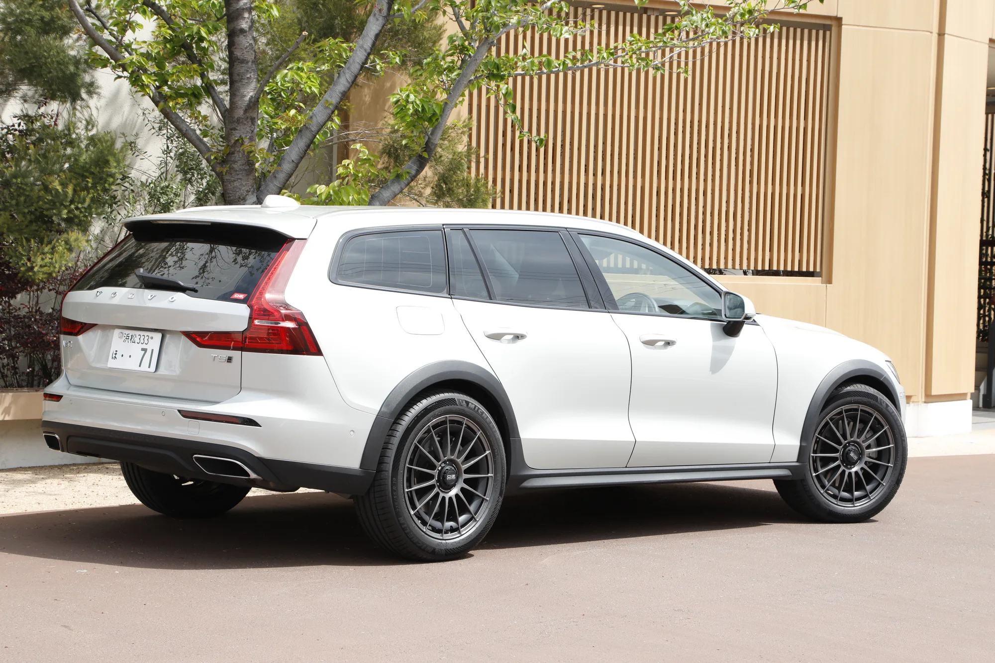OZ Racing Superturismo AERO on Volvo V60 II (2018-), photo 6