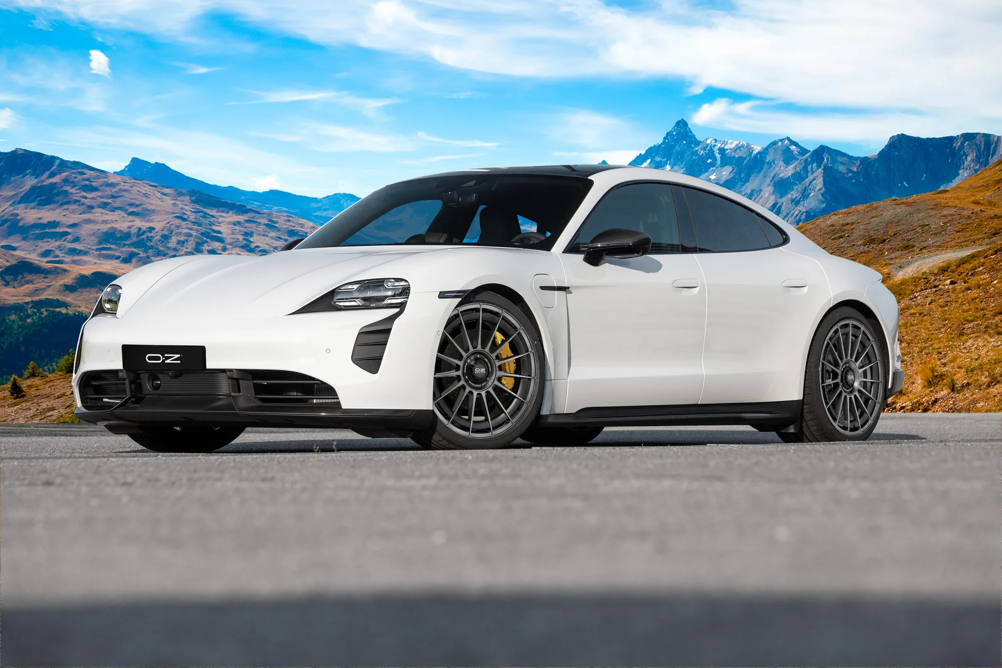 OZ Racing Superturismo AERO on Porsche Taycan J1.1
