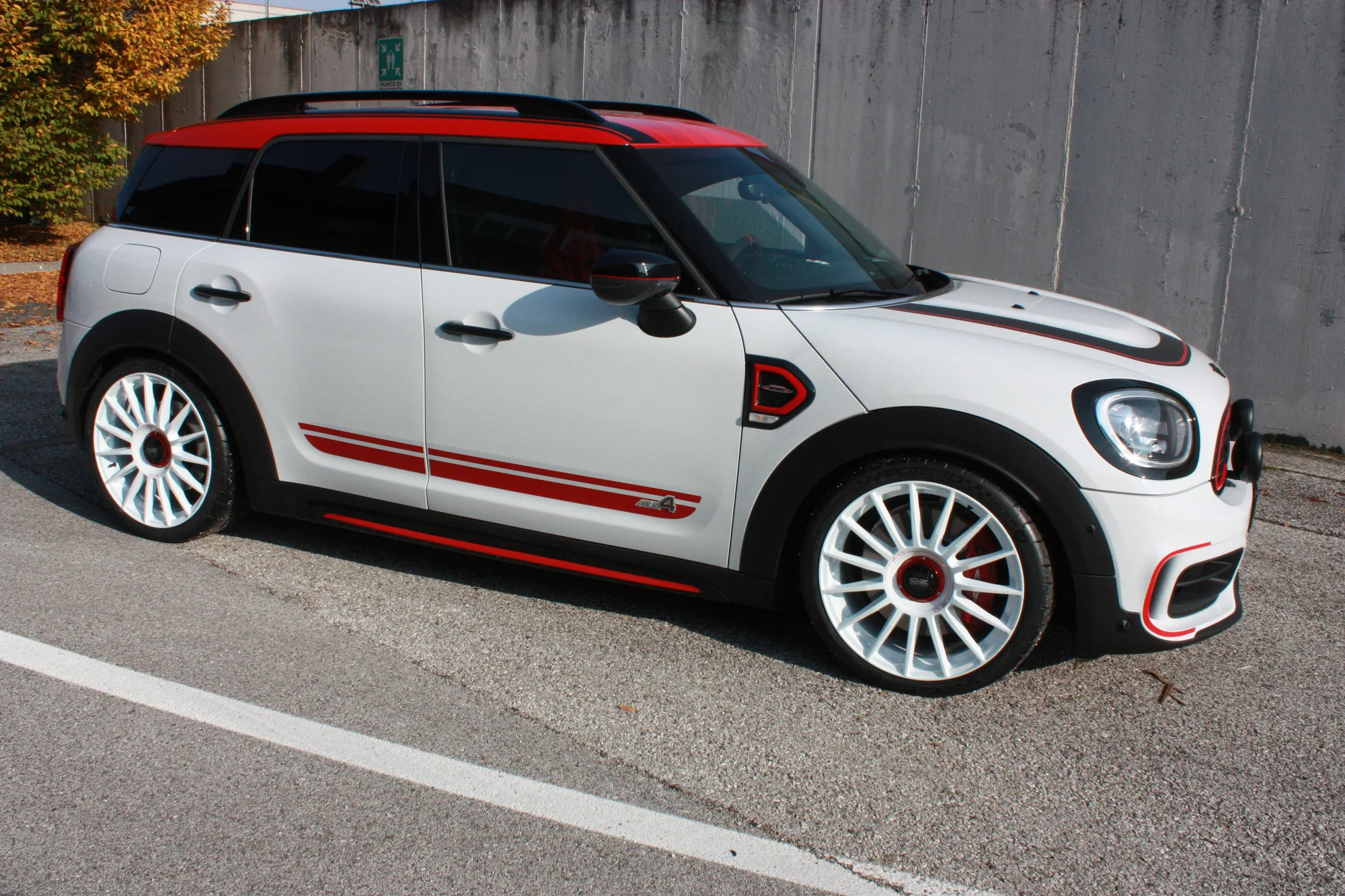 OZ Racing Superturismo Evoluzione WRC on Mini Countryman F60 (2017-2023), photo 5