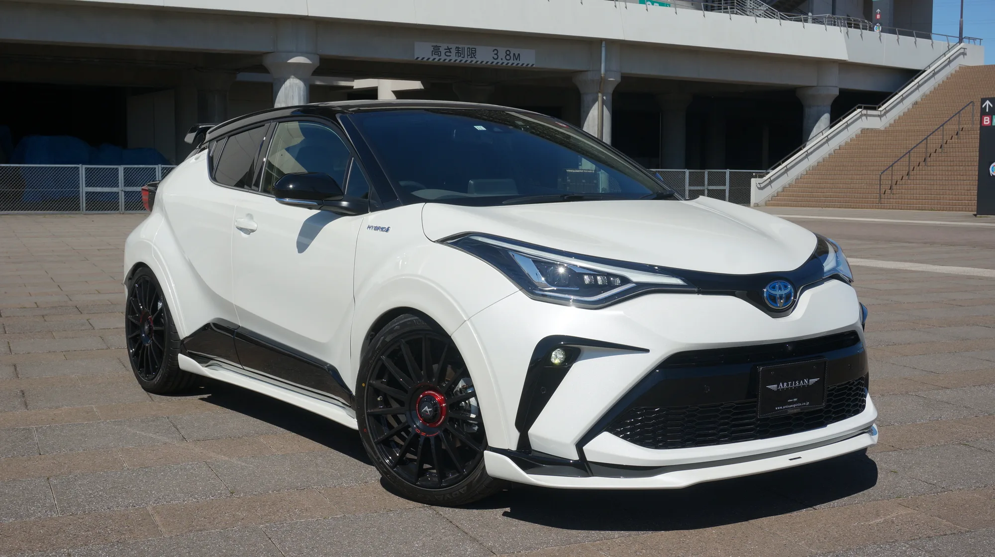 OZ Racing Superturismo Evoluzione on Toyota C-HR AX10.1, photo 5