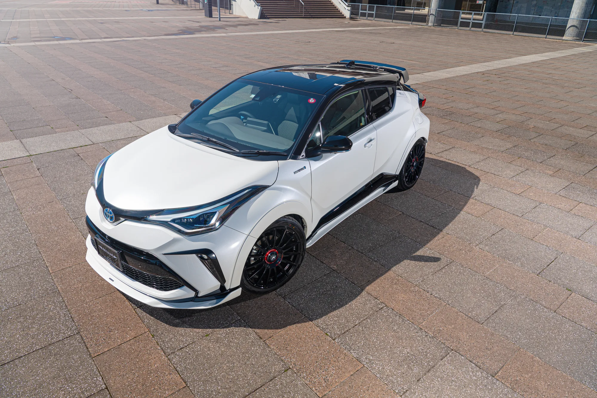 OZ Racing Superturismo Evoluzione on Toyota C-HR AX10.1, photo 2