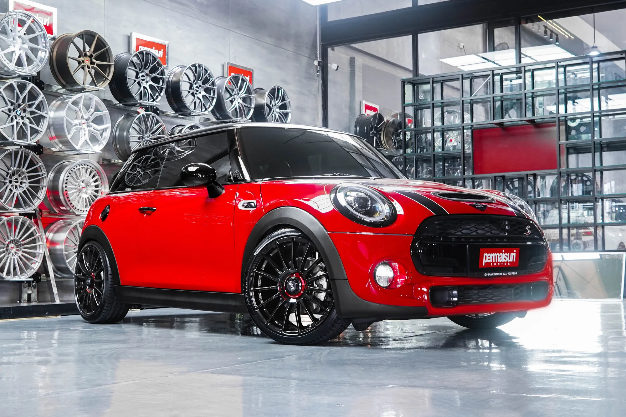 OZ Racing Superturismo Evoluzione on Mini Cooper F56 (2014-2023)