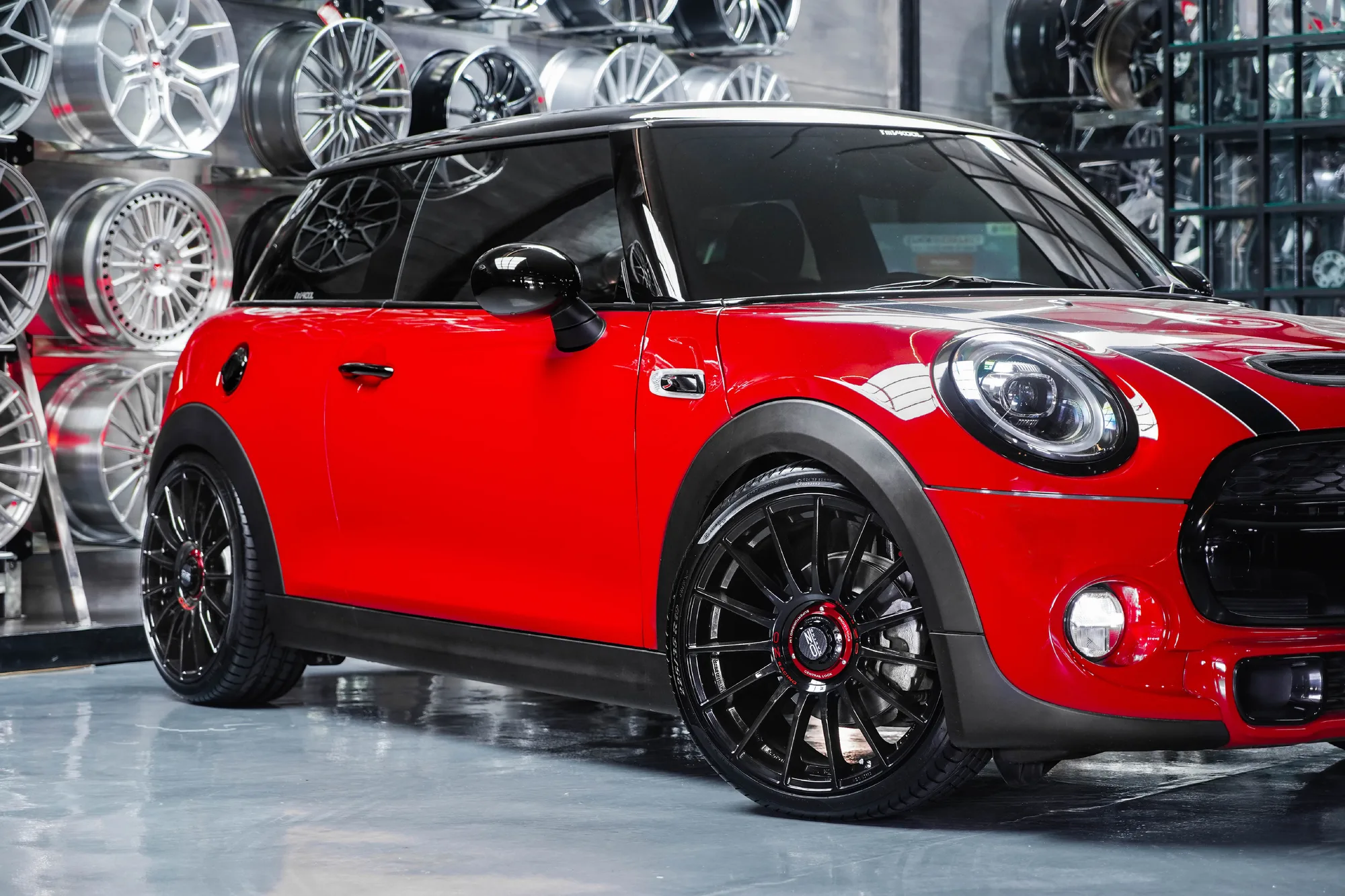OZ Racing Superturismo Evoluzione on Mini Cooper F56 (2014-2023), photo 6