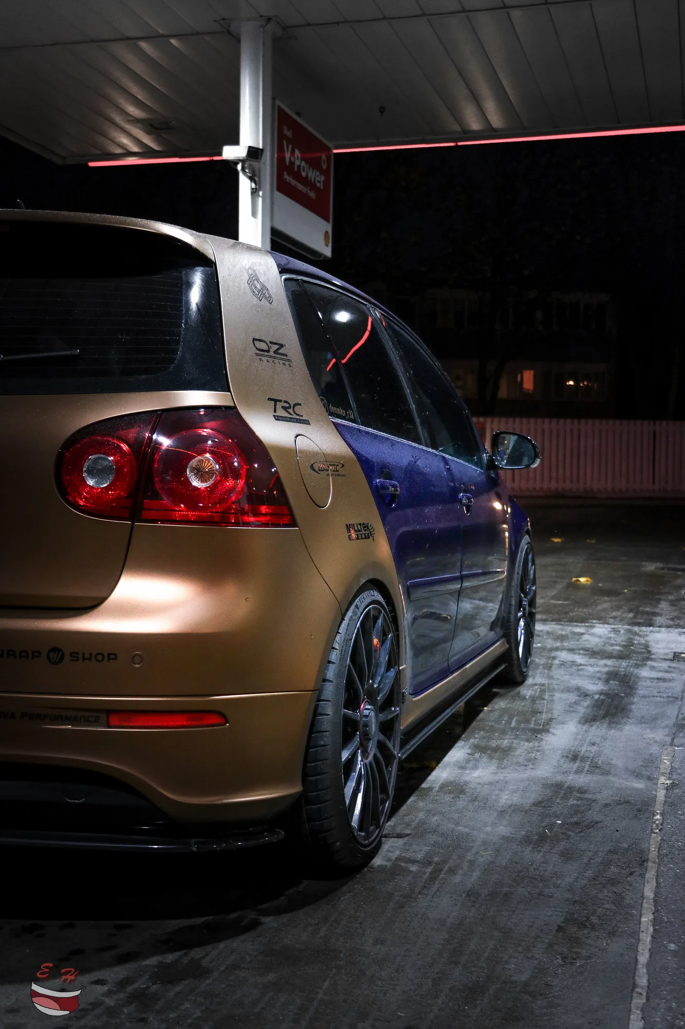 OZ Racing Superturismo Evoluzione on Volkswagen Golf Mk5 (Typ 1K)