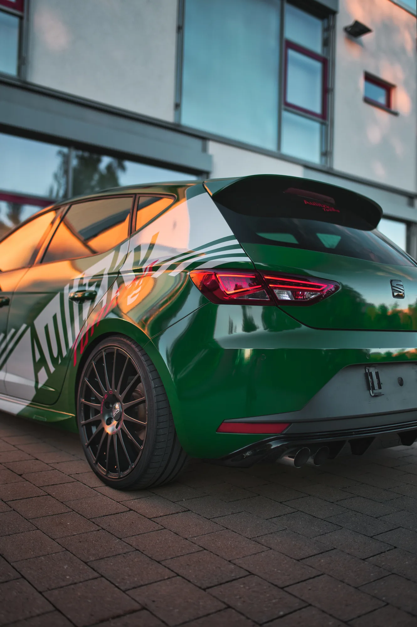 OZ Racing Superturismo GT on Seat Leon 3rd gen (5F), photo 7