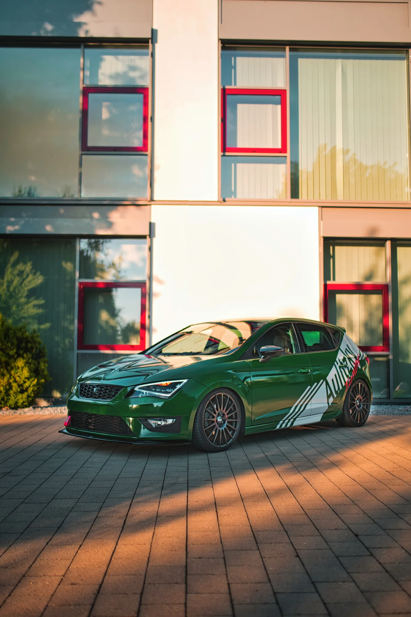 OZ Racing Superturismo GT on Seat Leon 3rd gen (5F), photo 12