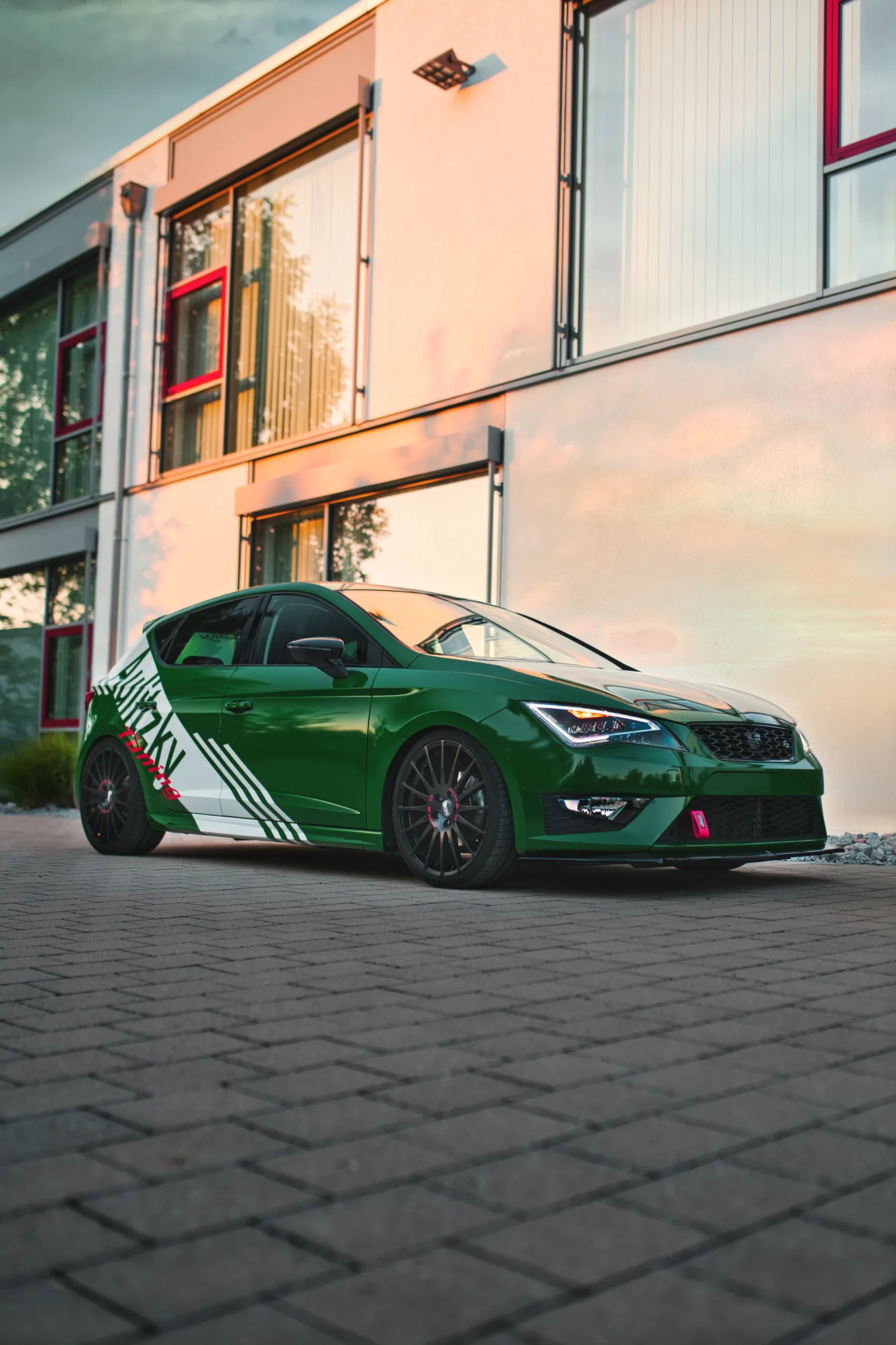 OZ Racing Superturismo GT on Seat Leon 3rd gen (5F), photo 3