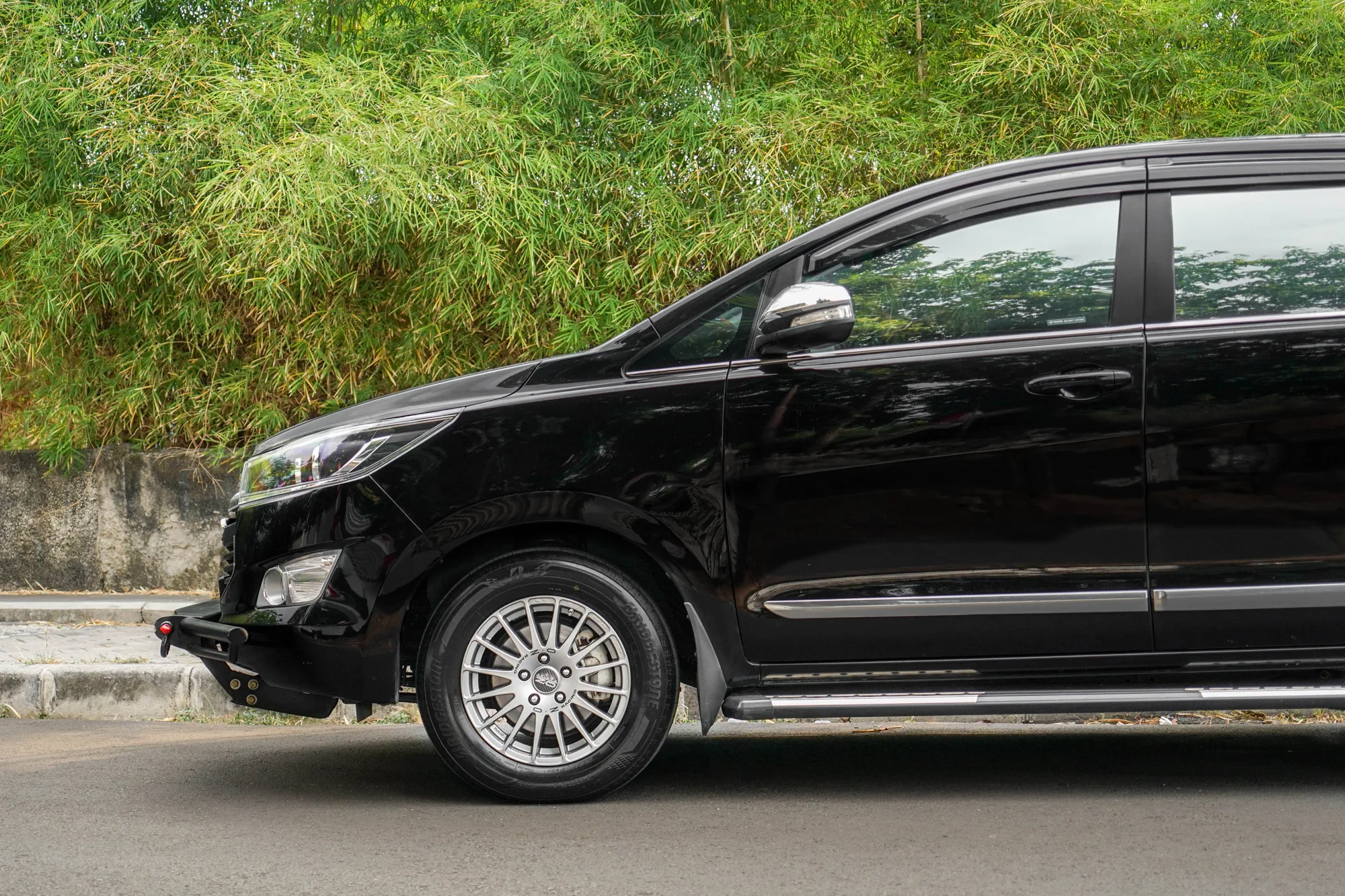 OZ Racing Superturismo GT on Toyota Innova AN140, photo 4
