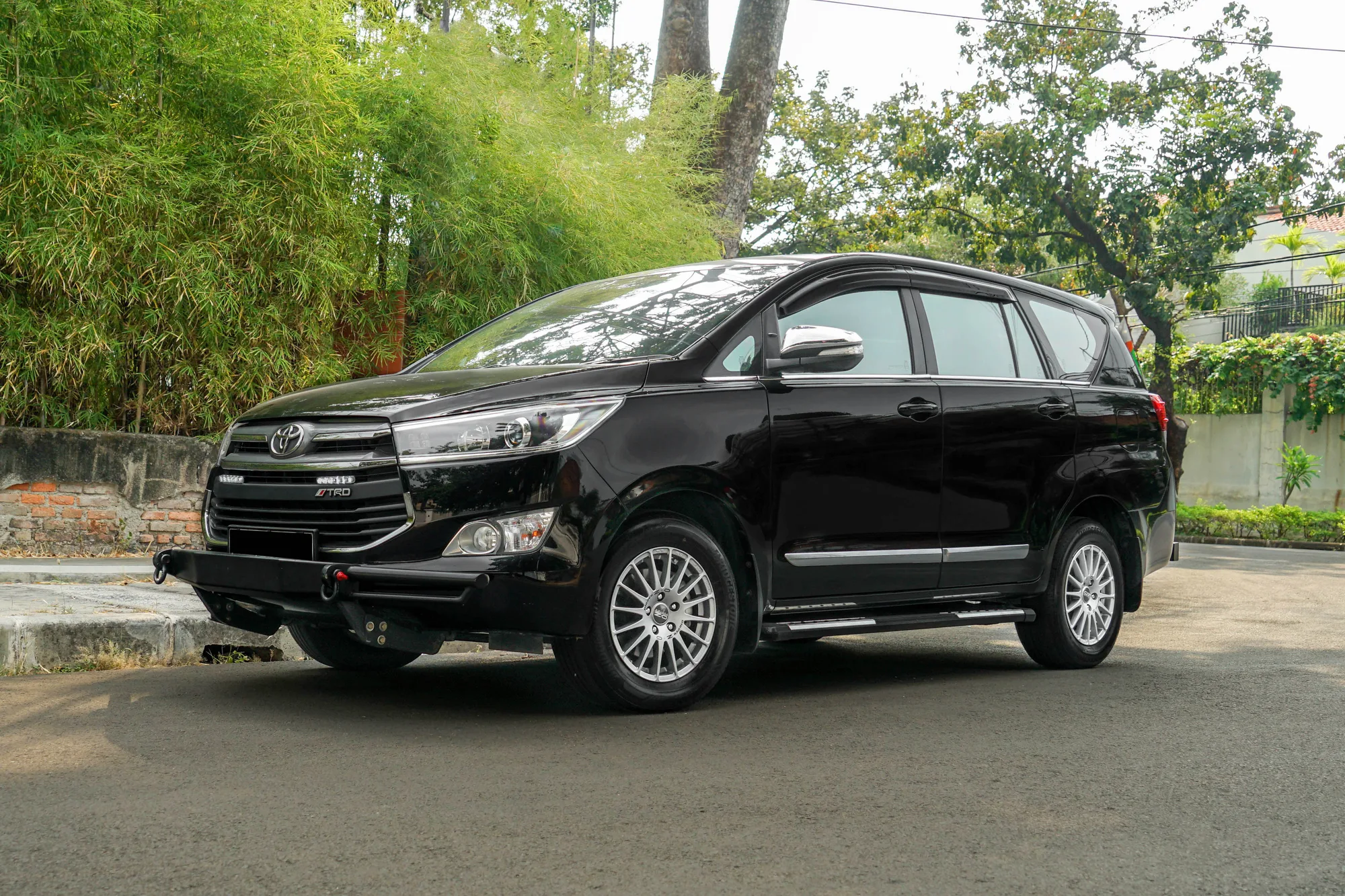 OZ Racing Superturismo GT on Toyota Innova AN140, photo 3