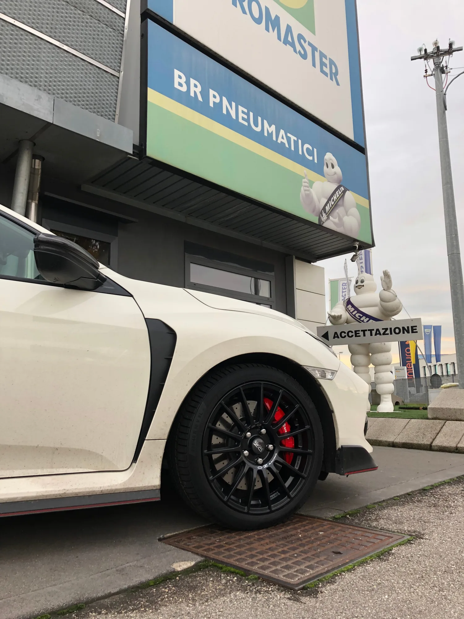 OZ Racing Superturismo LM on Honda Civic Type R FK8, photo 6