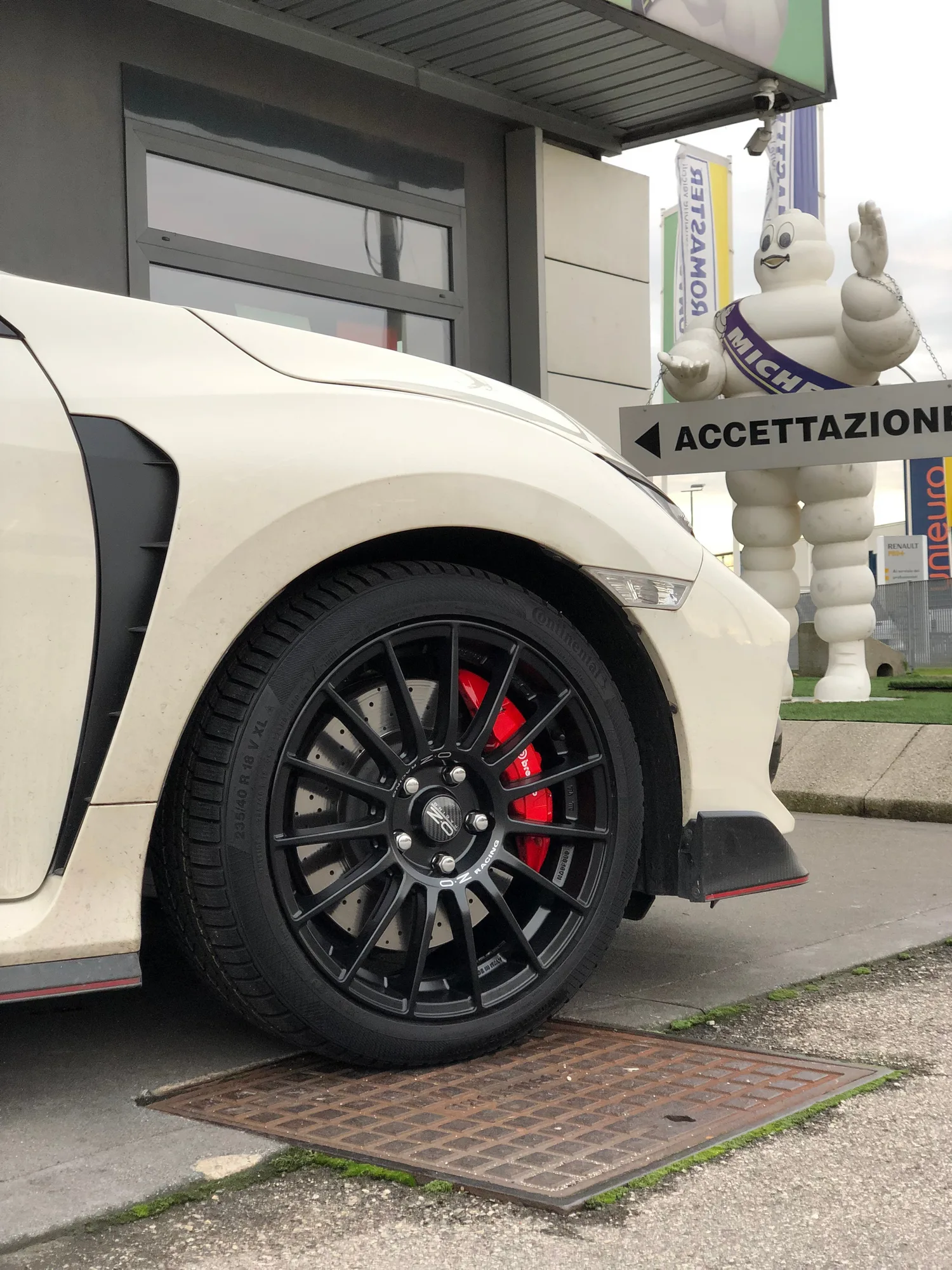 OZ Racing Superturismo LM on Honda Civic Type R FK8