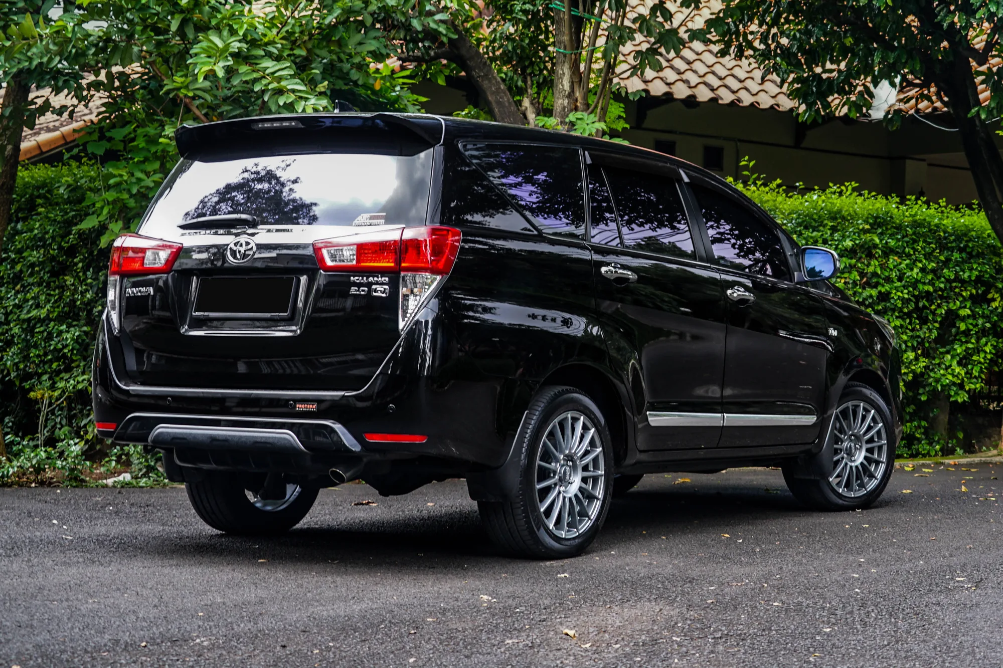 OZ Racing Superturismo LM on Toyota Innova AN140, photo 8
