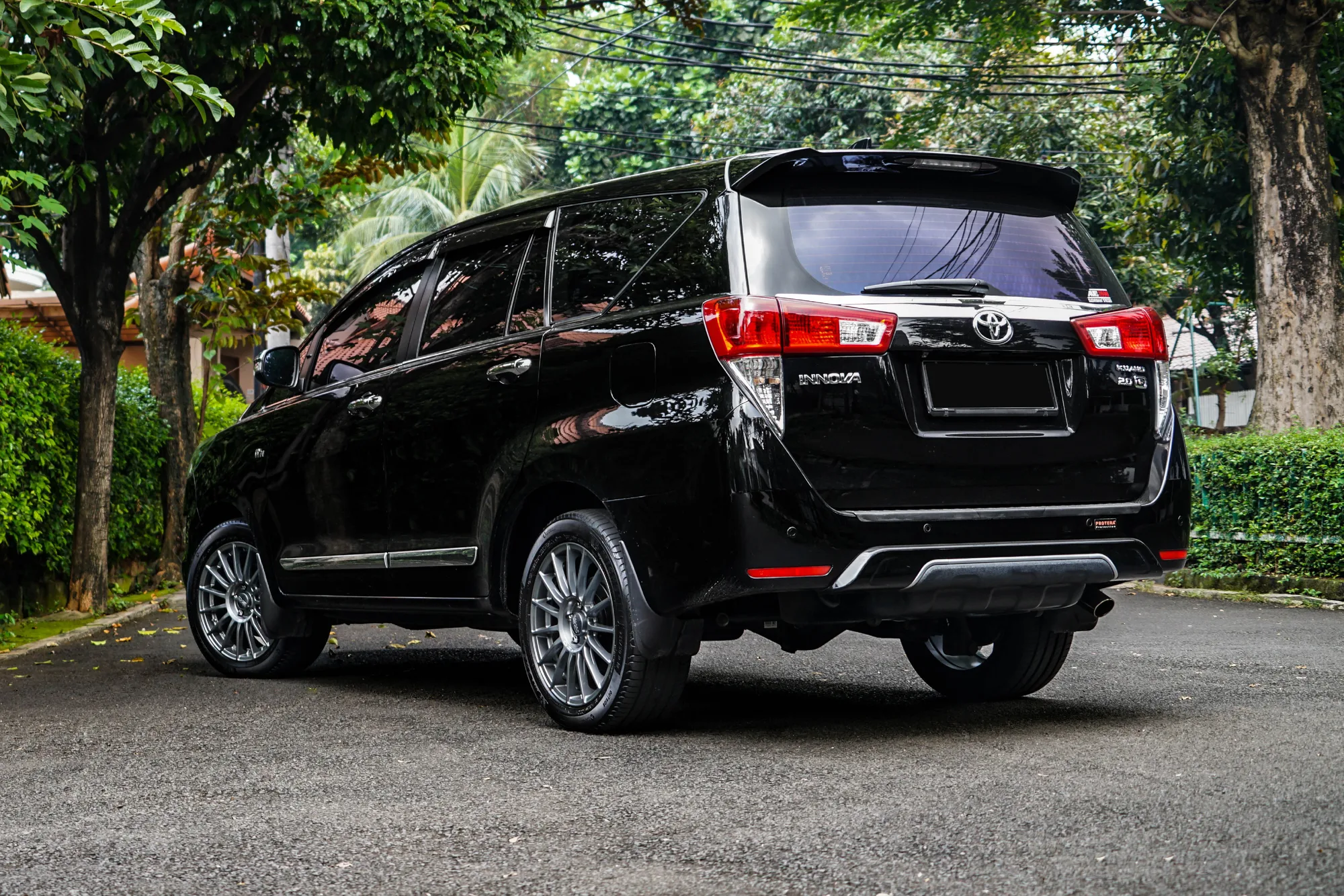 OZ Racing Superturismo LM on Toyota Innova AN140, photo 9