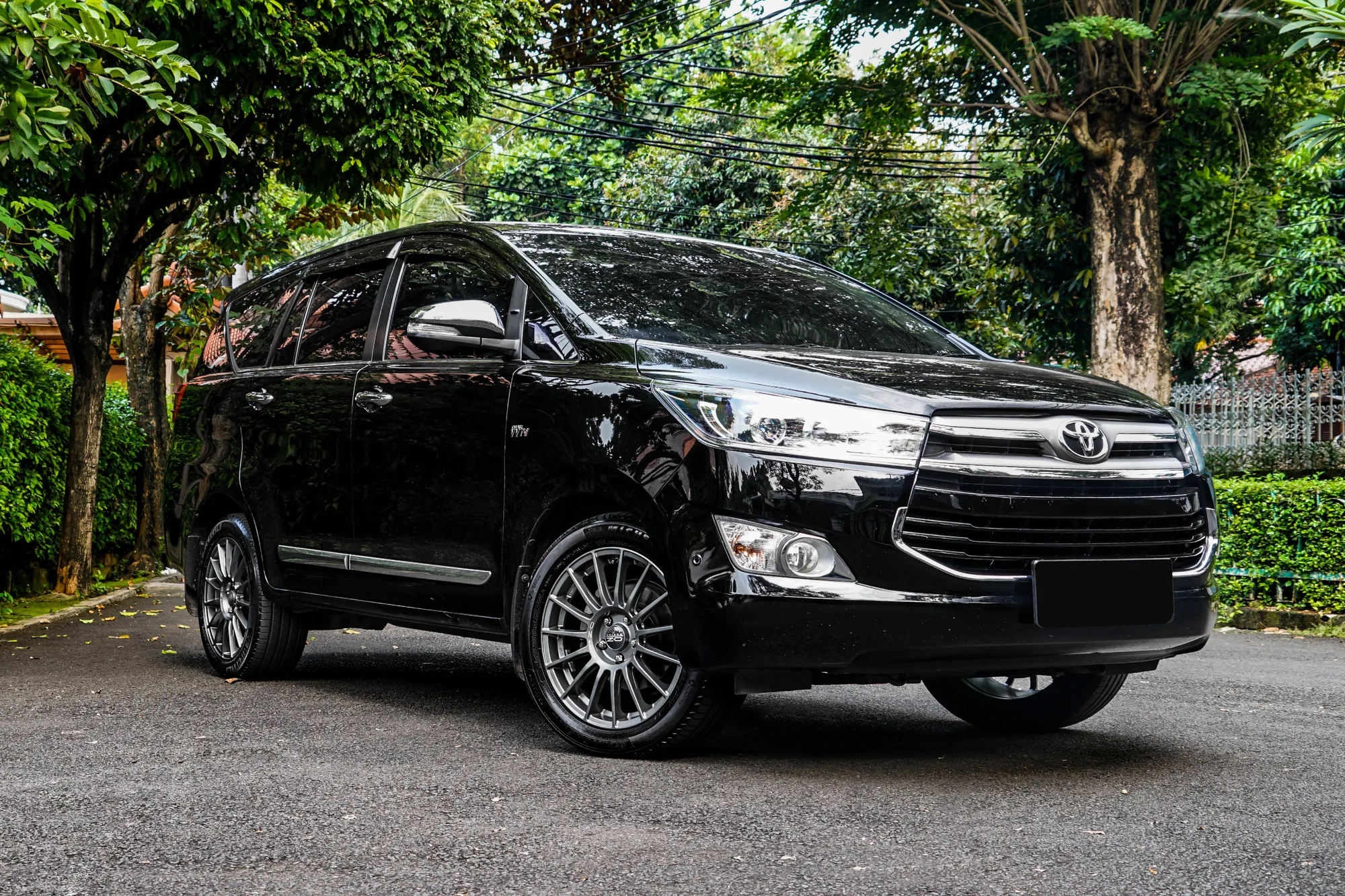 OZ Racing Superturismo LM on Toyota Innova AN140, photo 7