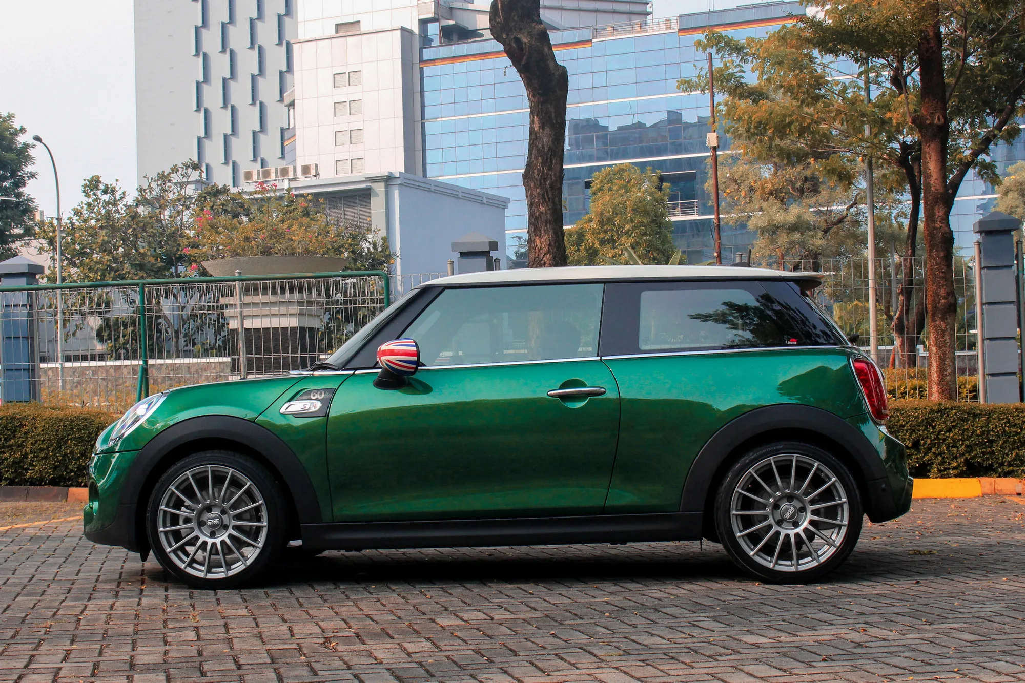 OZ Racing Superturismo LM on Mini Cooper F56 (2014-2023), photo 9
