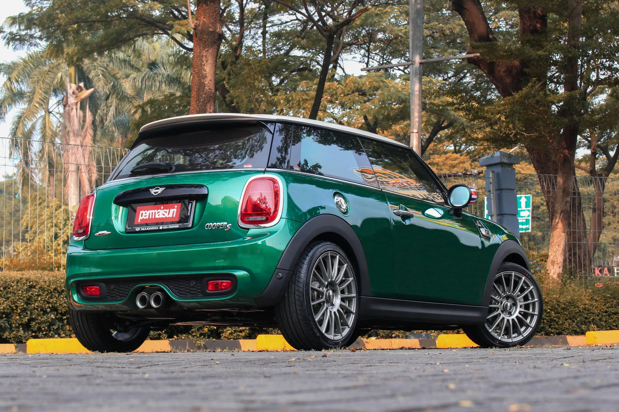 OZ Racing Superturismo LM on Mini Cooper F56 (2014-2023), photo 4