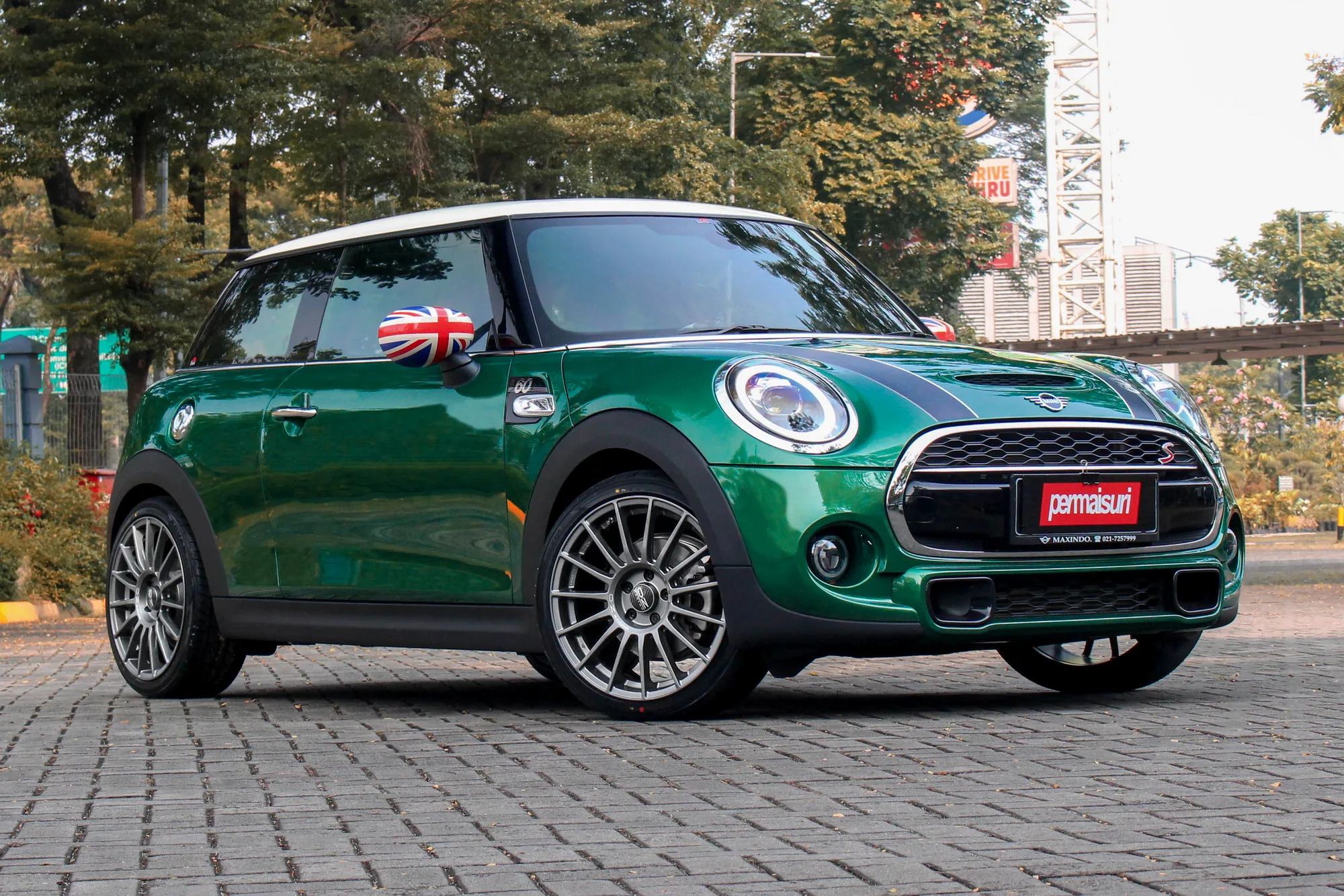 OZ Racing Superturismo LM on Mini Cooper F56 (2014-2023), photo 11