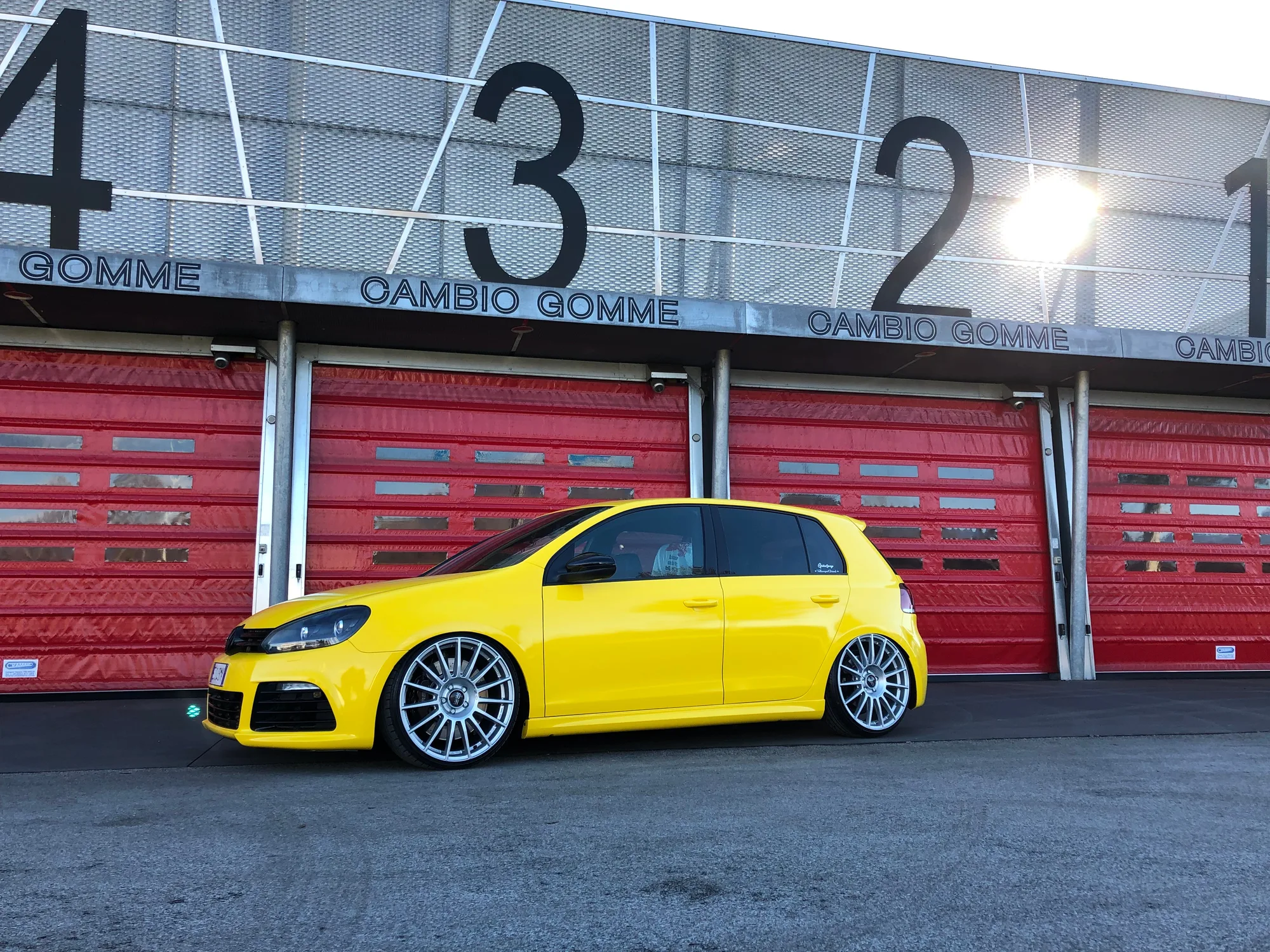 OZ Racing Superturismo LM on Volkswagen Golf Mk6 (Typ 5K), photo 3