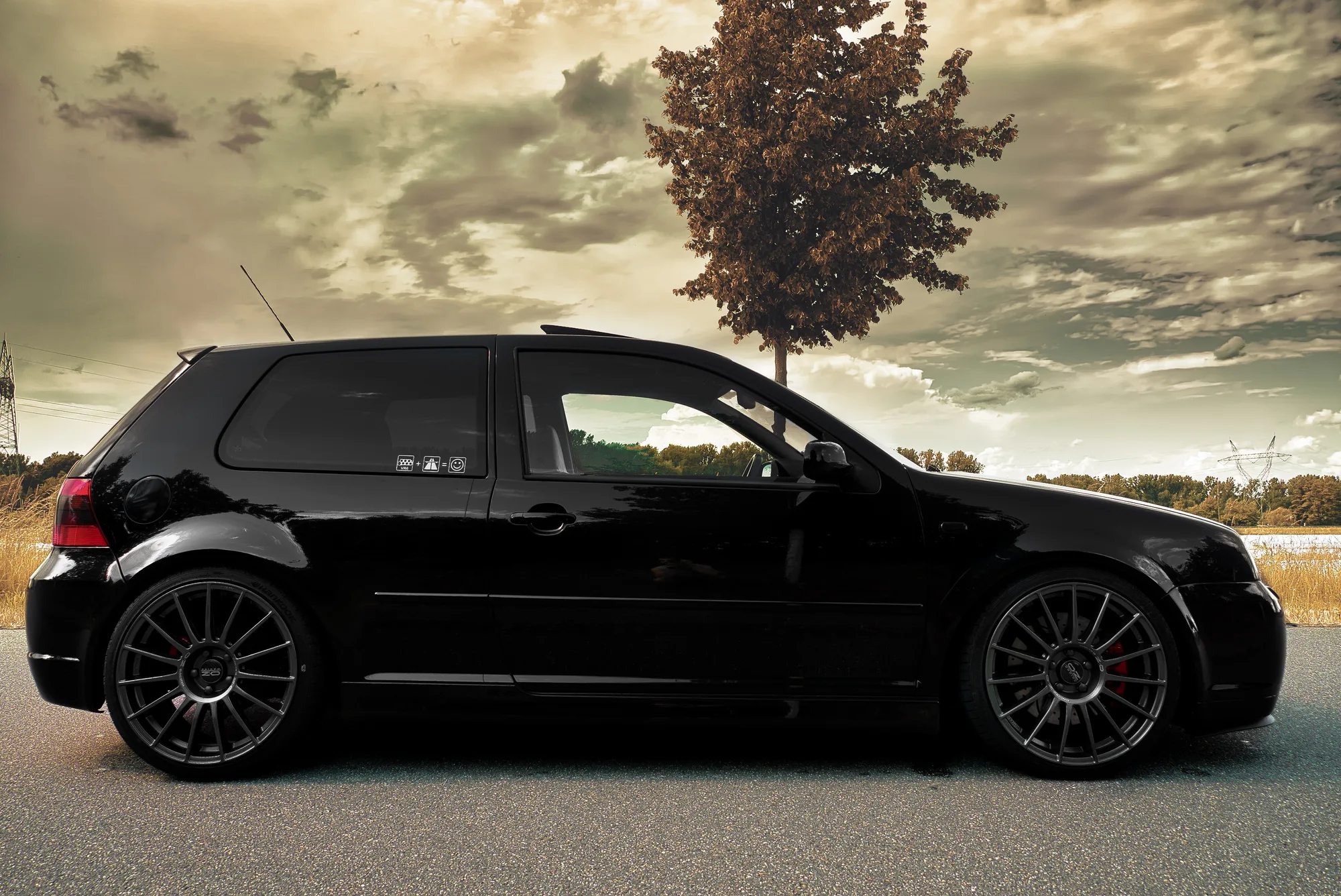 OZ Racing Superturismo LM on Volkswagen Golf Mk4 (Typ 1J), photo 5