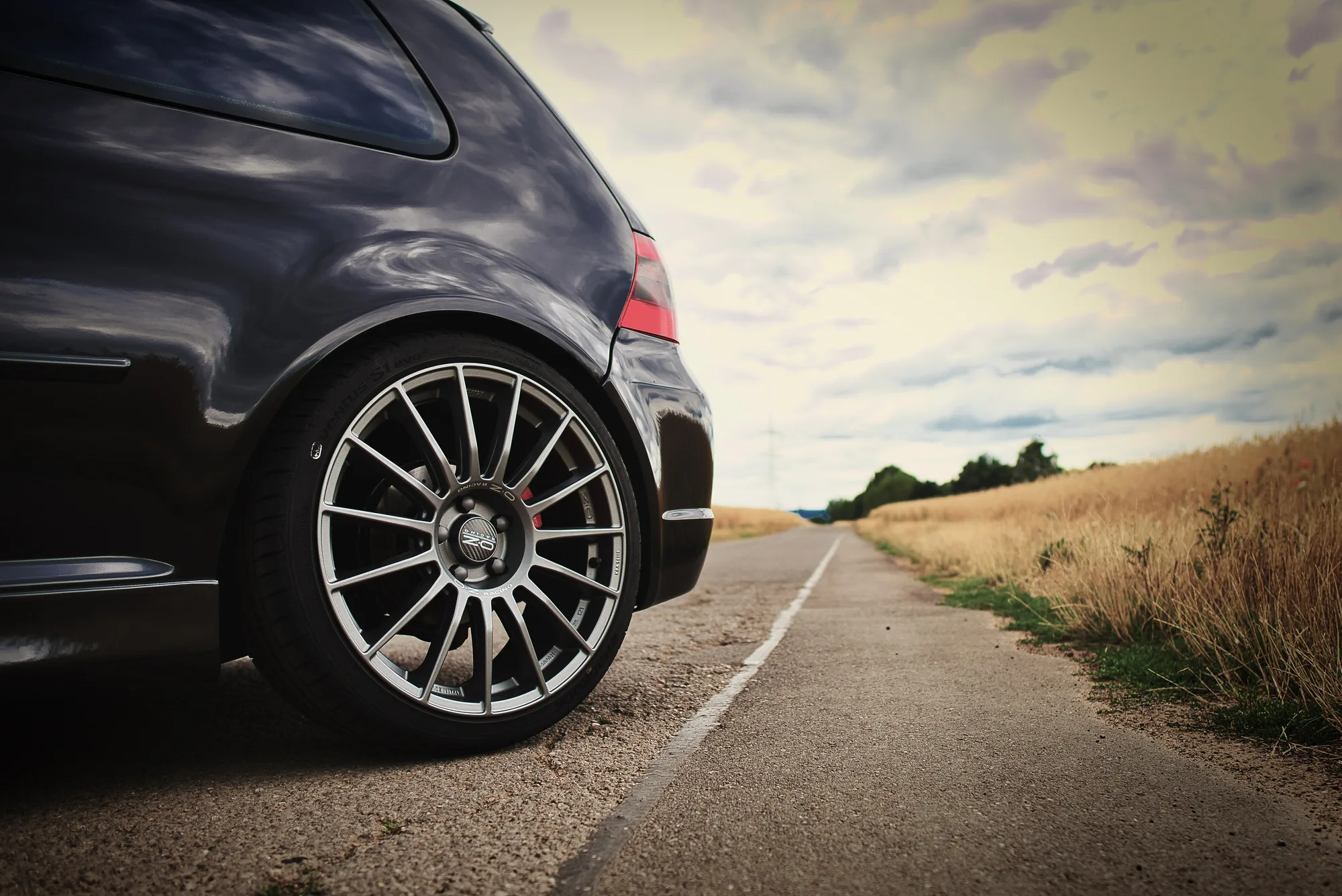 OZ Racing Superturismo LM on Volkswagen Golf Mk4 (Typ 1J), photo 4