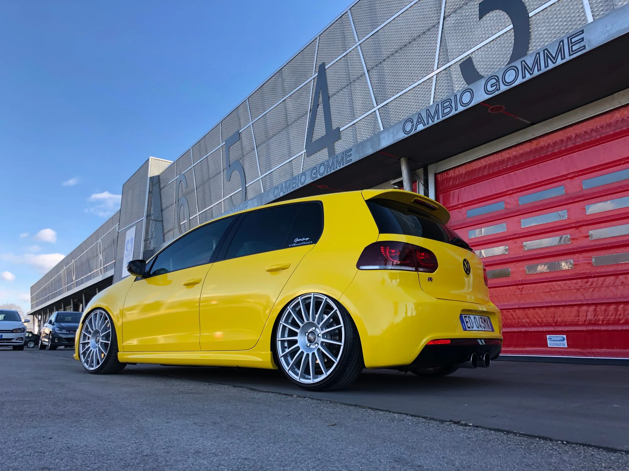 OZ Racing Superturismo LM on Volkswagen Golf Mk6 (Typ 5K)