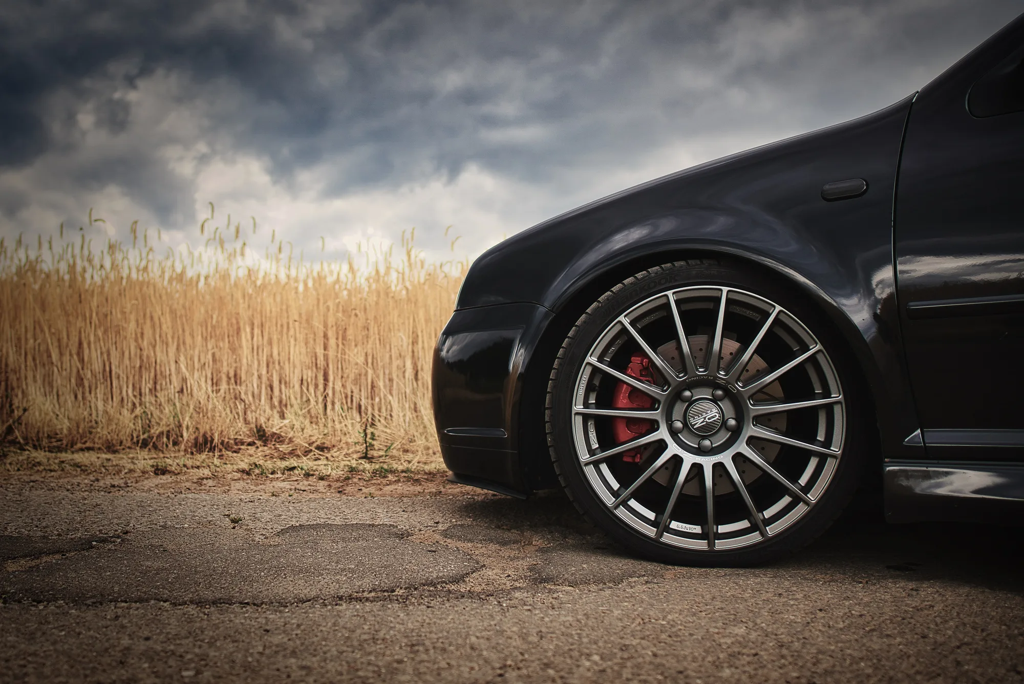 OZ Racing Superturismo LM on Volkswagen Golf Mk4 (Typ 1J)